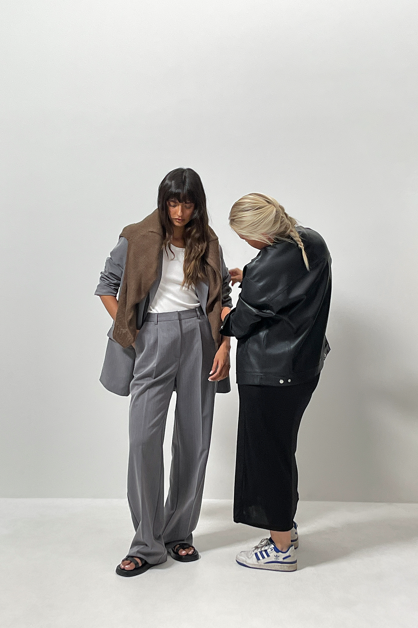 Damen Bekleidung Hosen und Chinos Hose mit gerader Passform NA-KD Synthetik Classic Nadelstreifen-Anzughose in Schwarz 