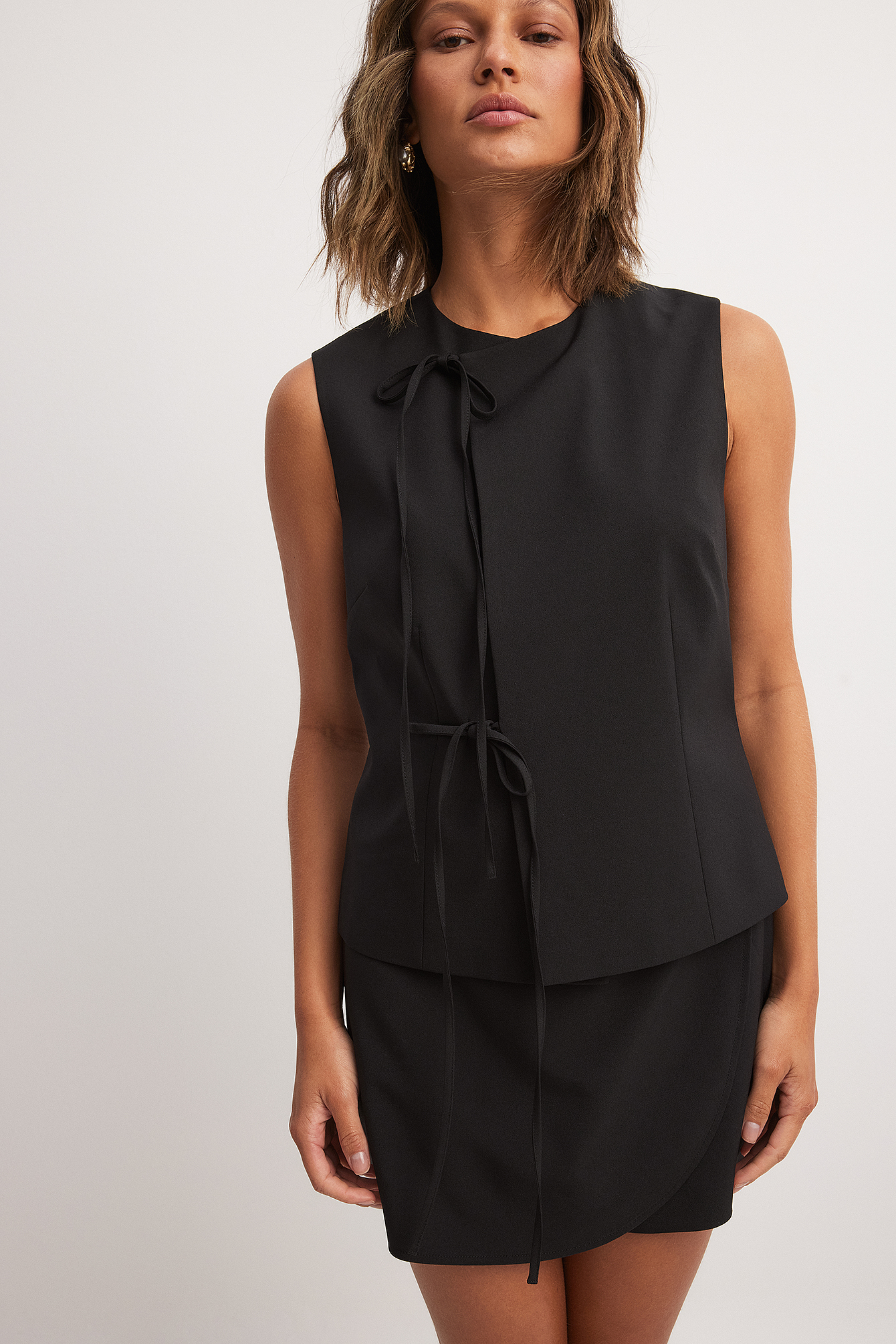 NA-KD High Neck Tie Detail Vest - Blouses - Black - EU 34 - NA-KD / NAKD