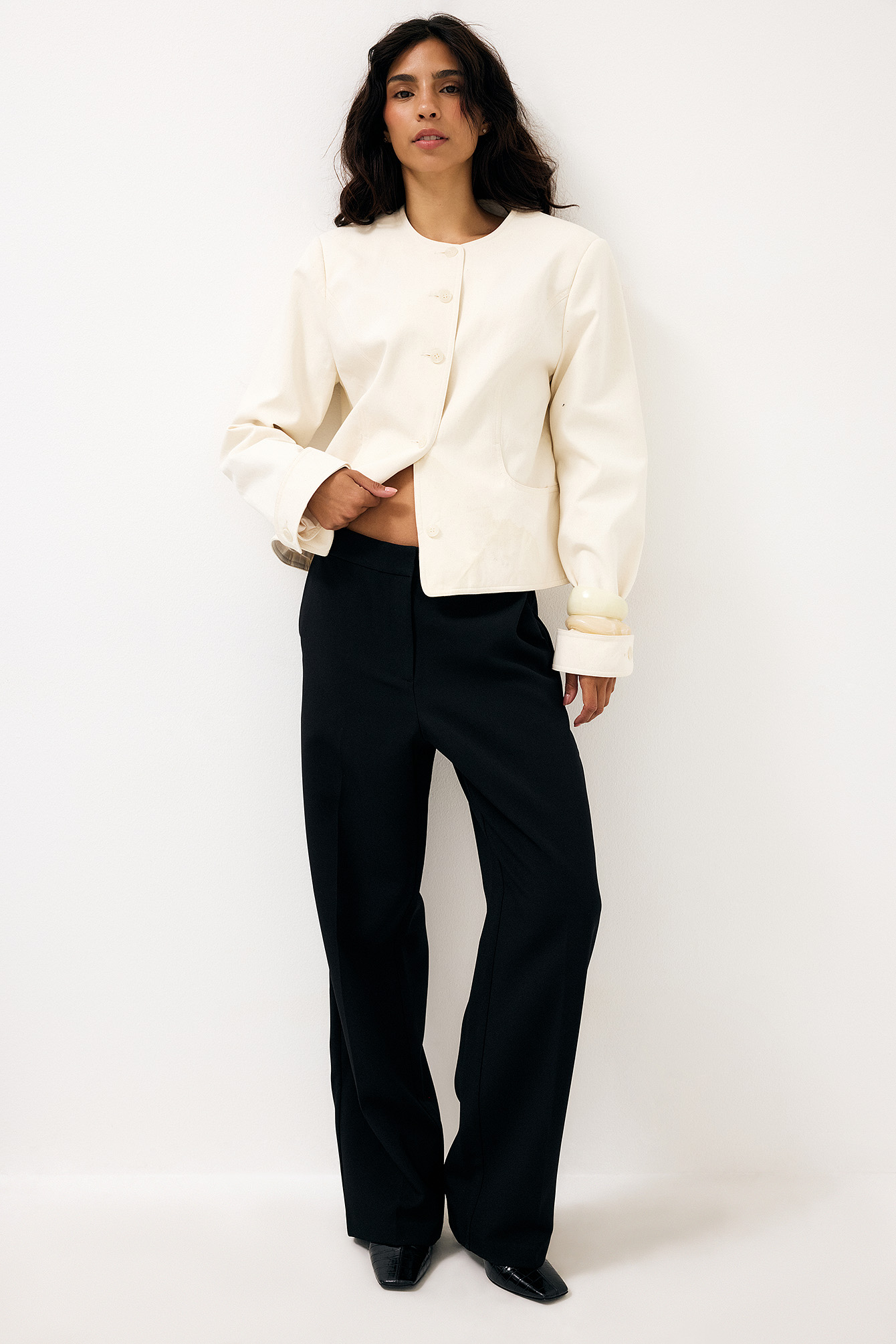 High waist clean details pants black — byxor med fickor från NA-KD