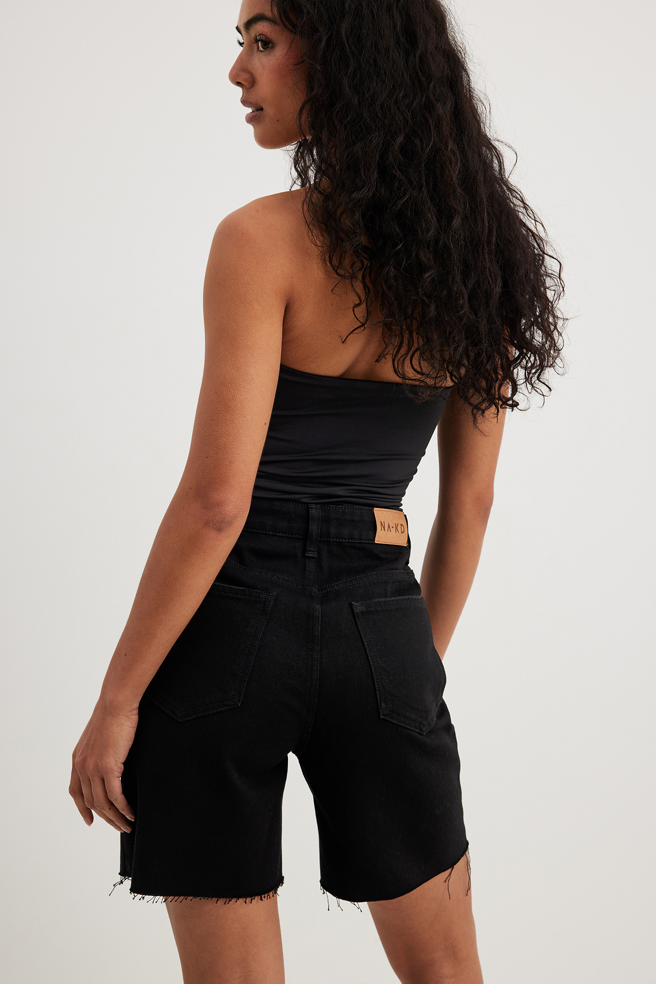 Black High Waisted Denim Shorts Outfit black-high-waisted-denim-shorts-outfit