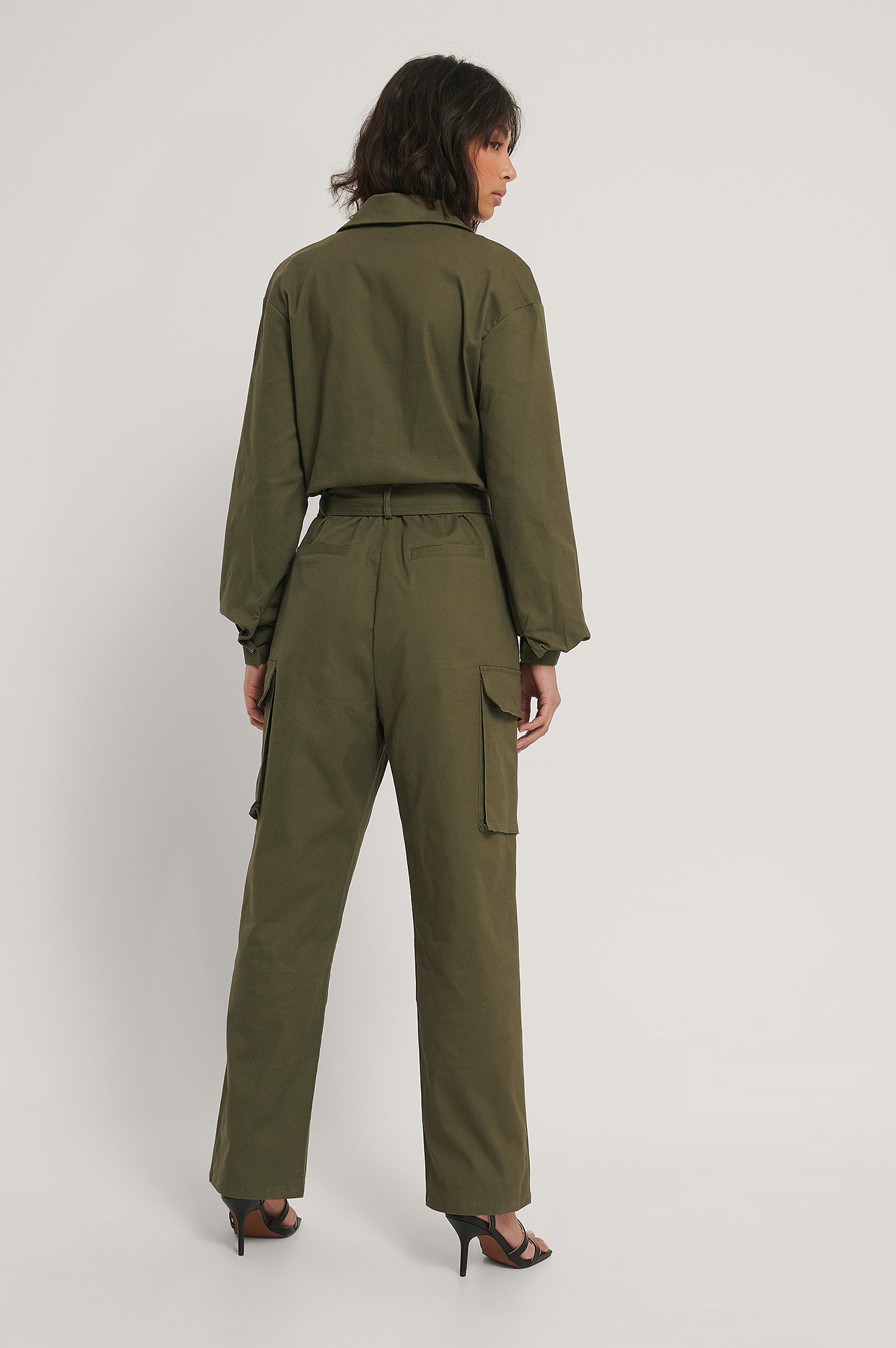 NA-KD Baumwolle Hoss x Utility-Jumpsuit in Grün Damen Bekleidung Jumpsuits und Overalls Lange Jumpsuits und Overalls 