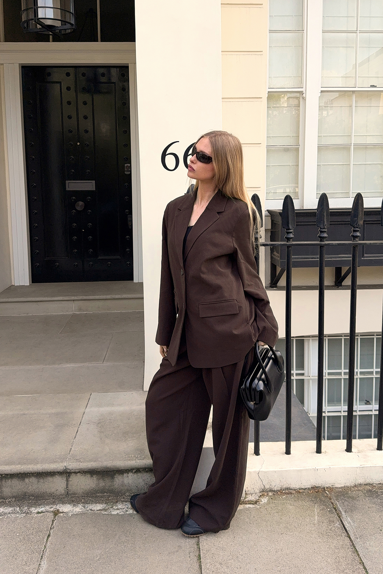 Low waist suit pants brown — byxor med fickor från NA-KD