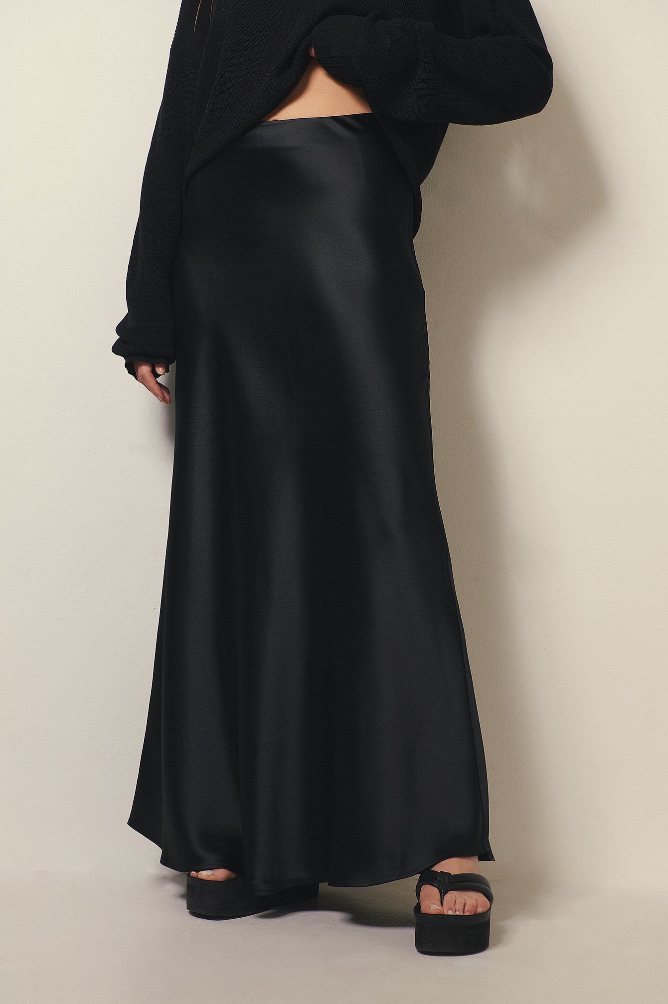 Black Falda de satén larga vaporosa