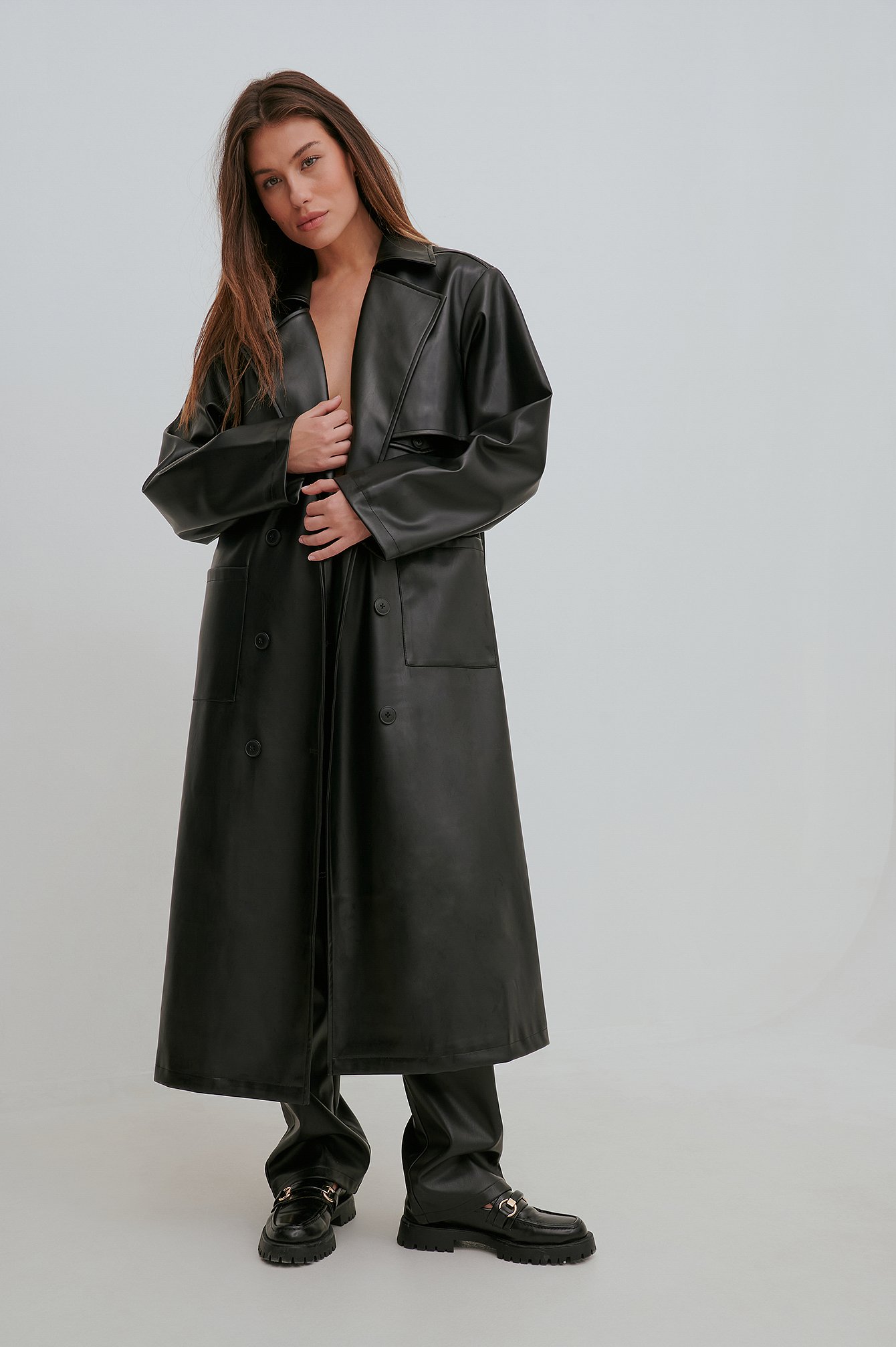 black pu trench