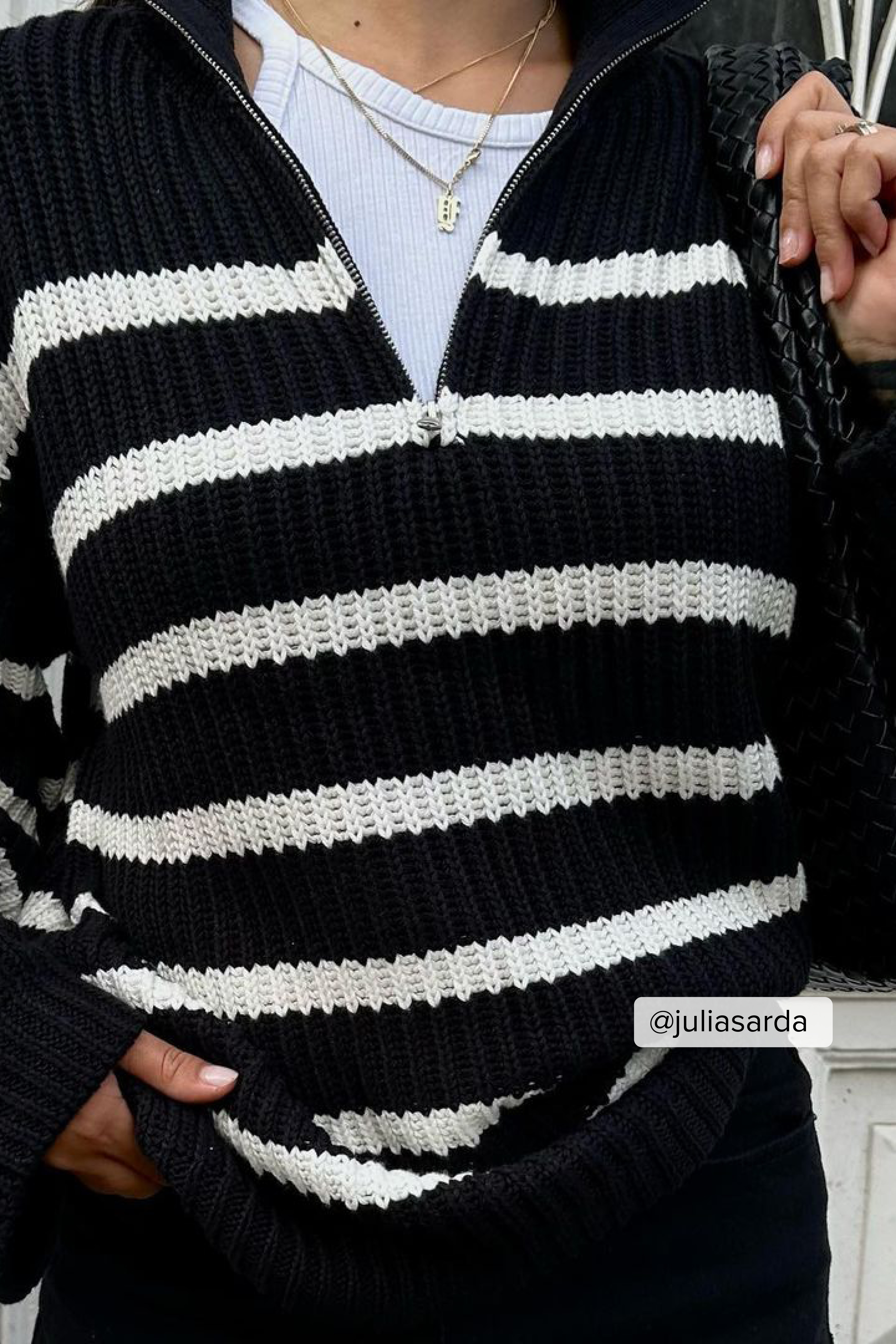 Front zip knitted sweater
