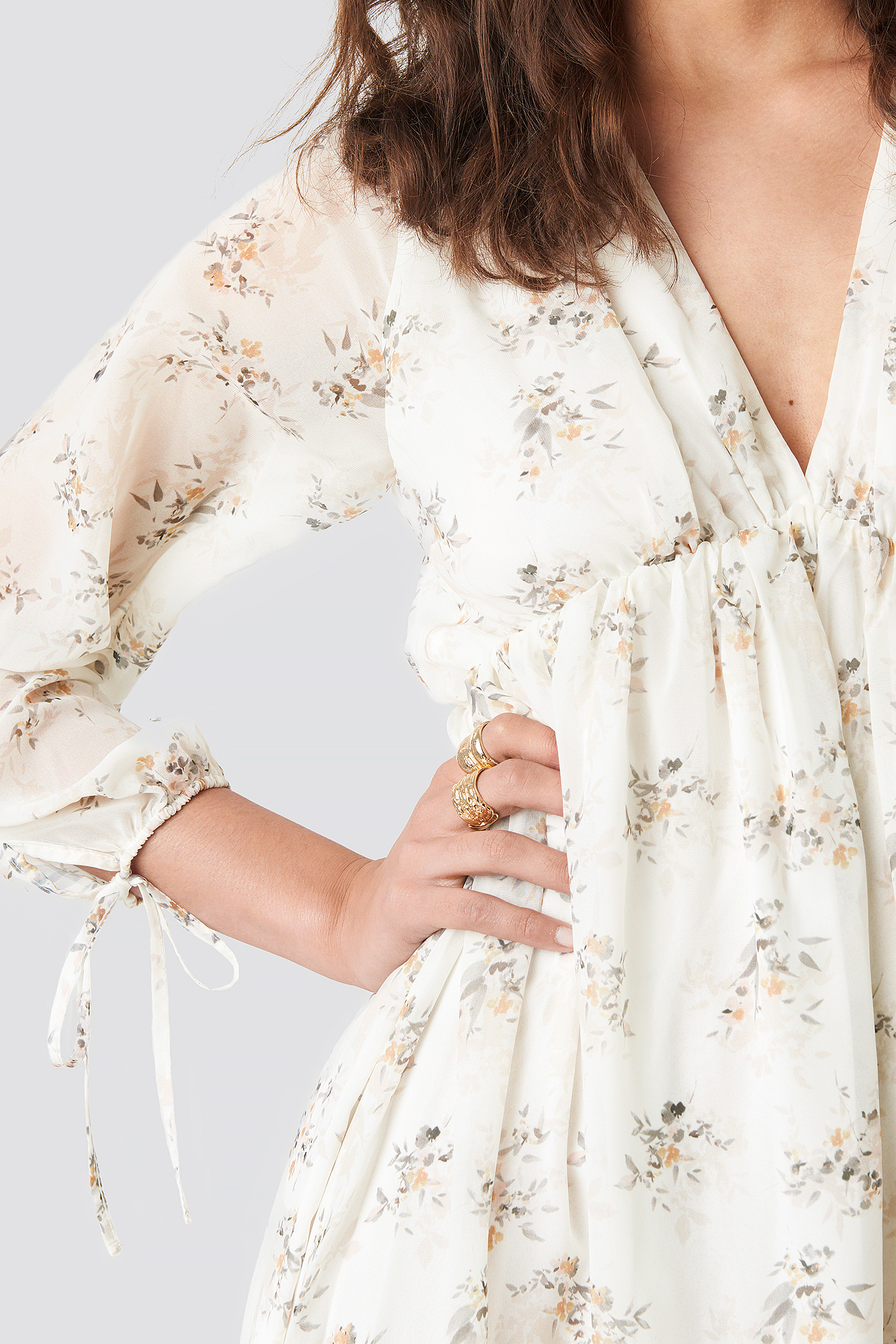 KAE SUTHERLAND X NA-KD FLORAL DEEP V NECK MIDI DRESS - WHITE