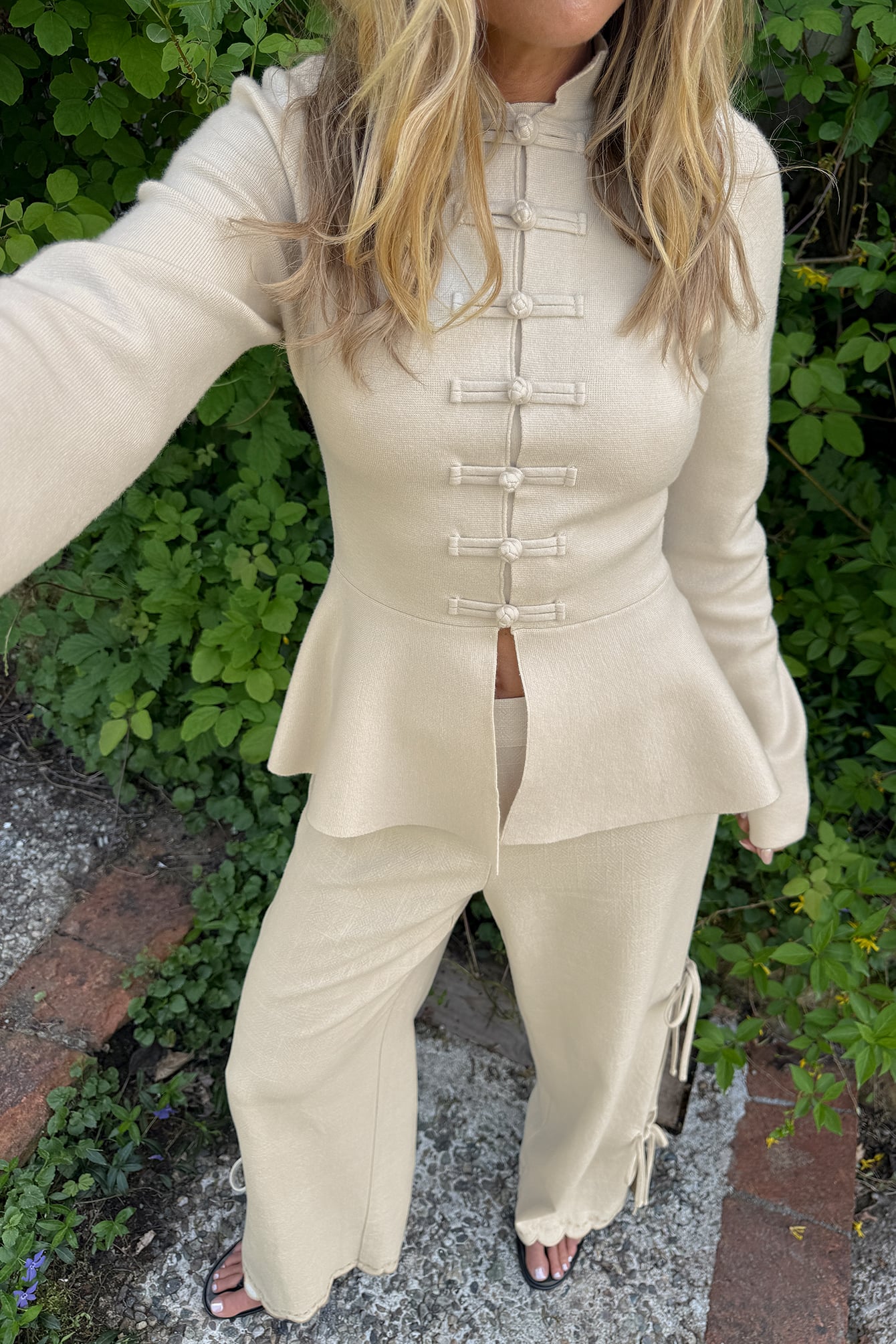 Knitted Buttoned Peplum Cardigan Beige | NA-KD
