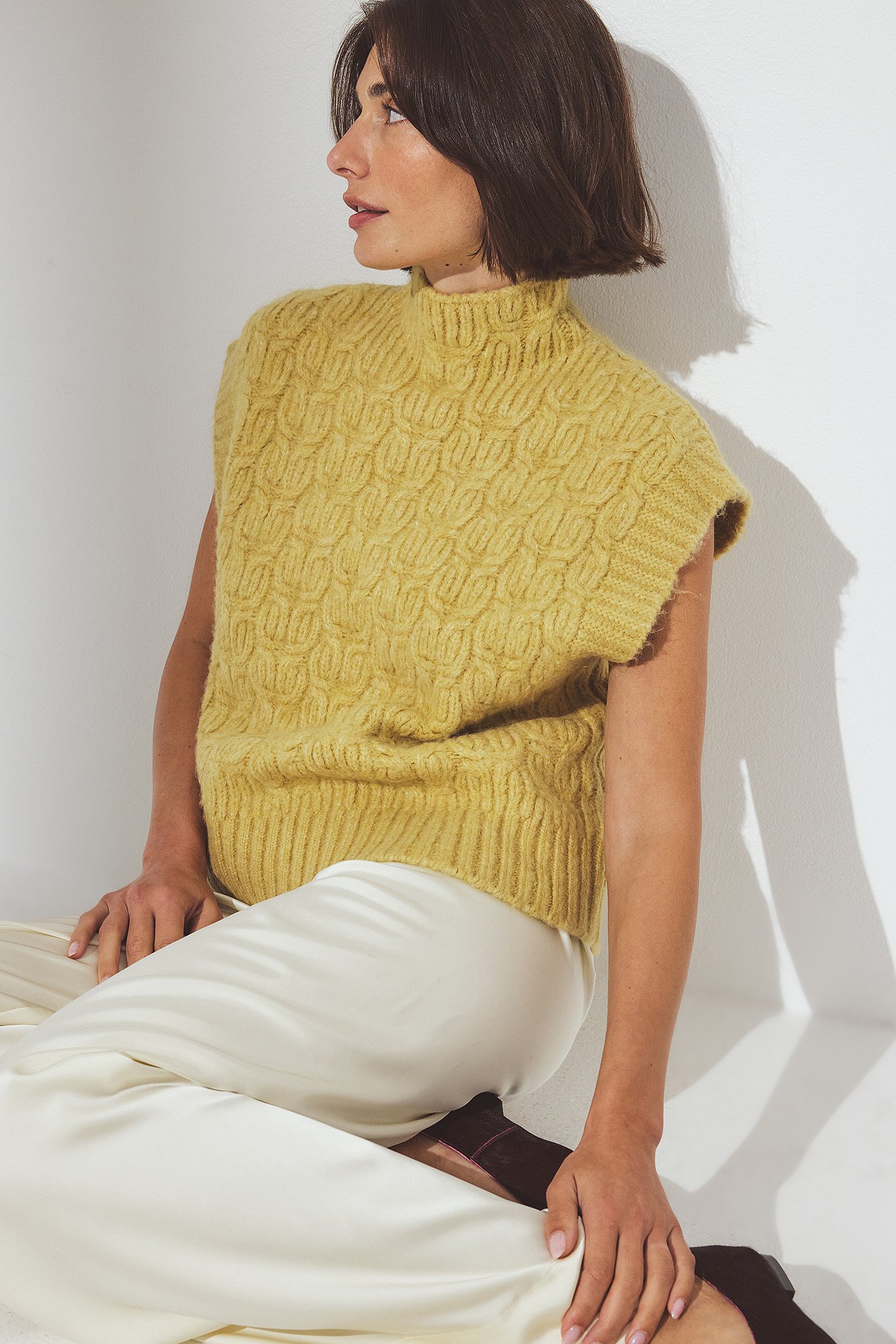 NA-KD Knitted Cable Vest - Knitted Vests - Yellow - XS (EU 32) - NA-KD / NAKD