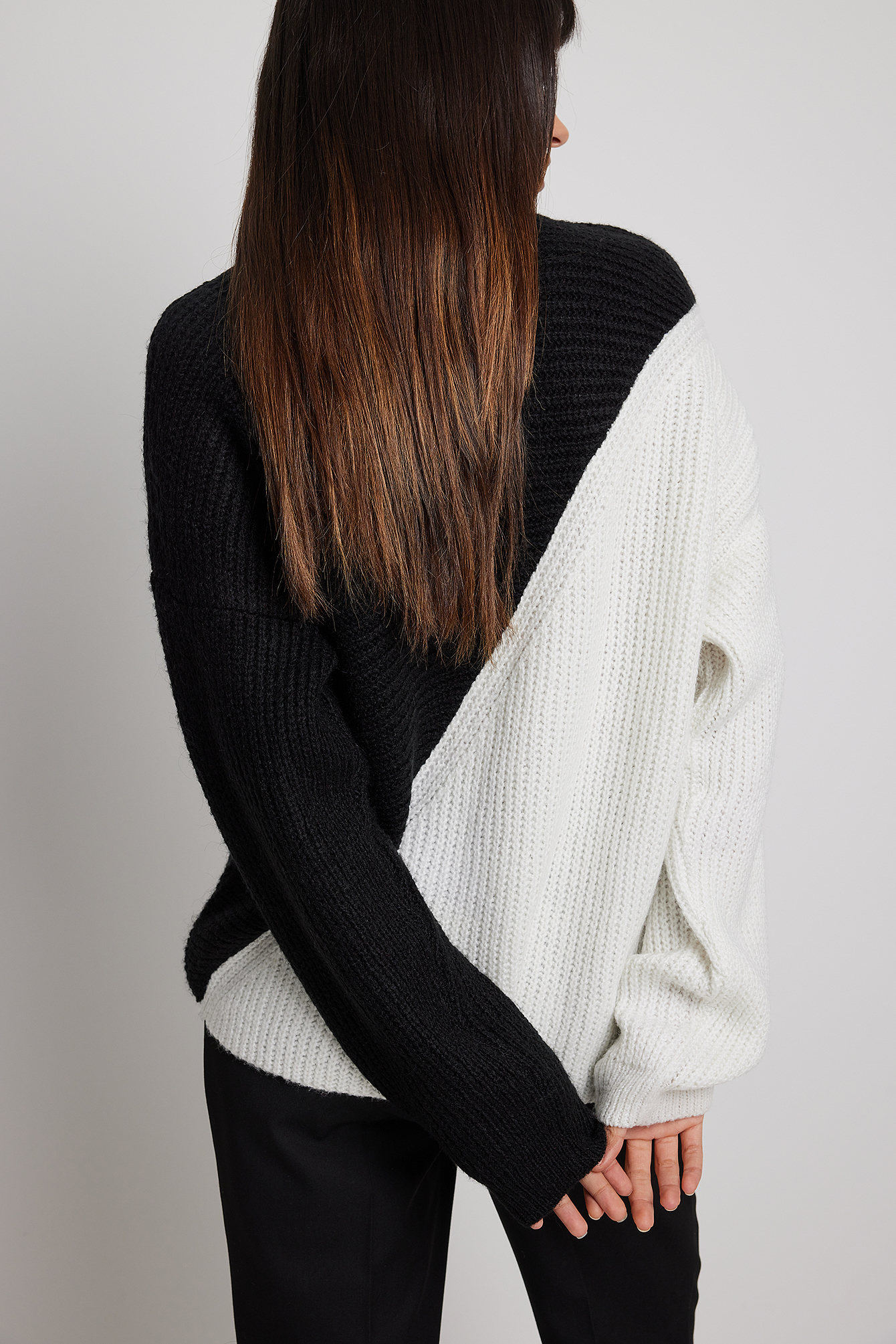 Knitted Diagonal Color Block Sweater 