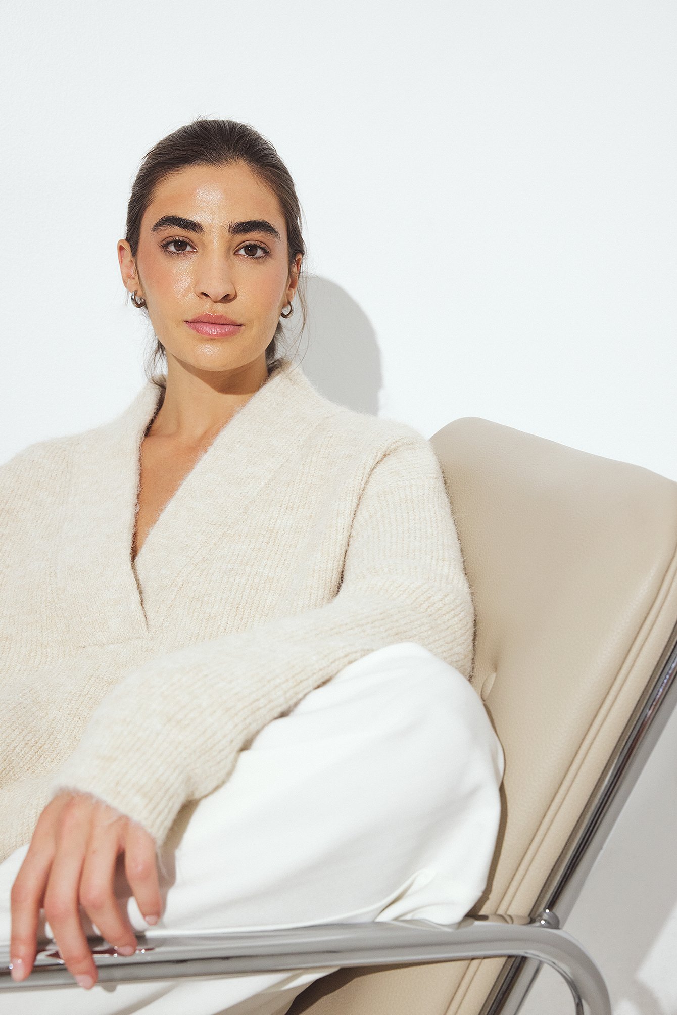 NA-KD Knitted Oversized V-Neck Sweater - Oversized Sweaters - Beige - S (EU 34-36) - NA-KD / NAKD