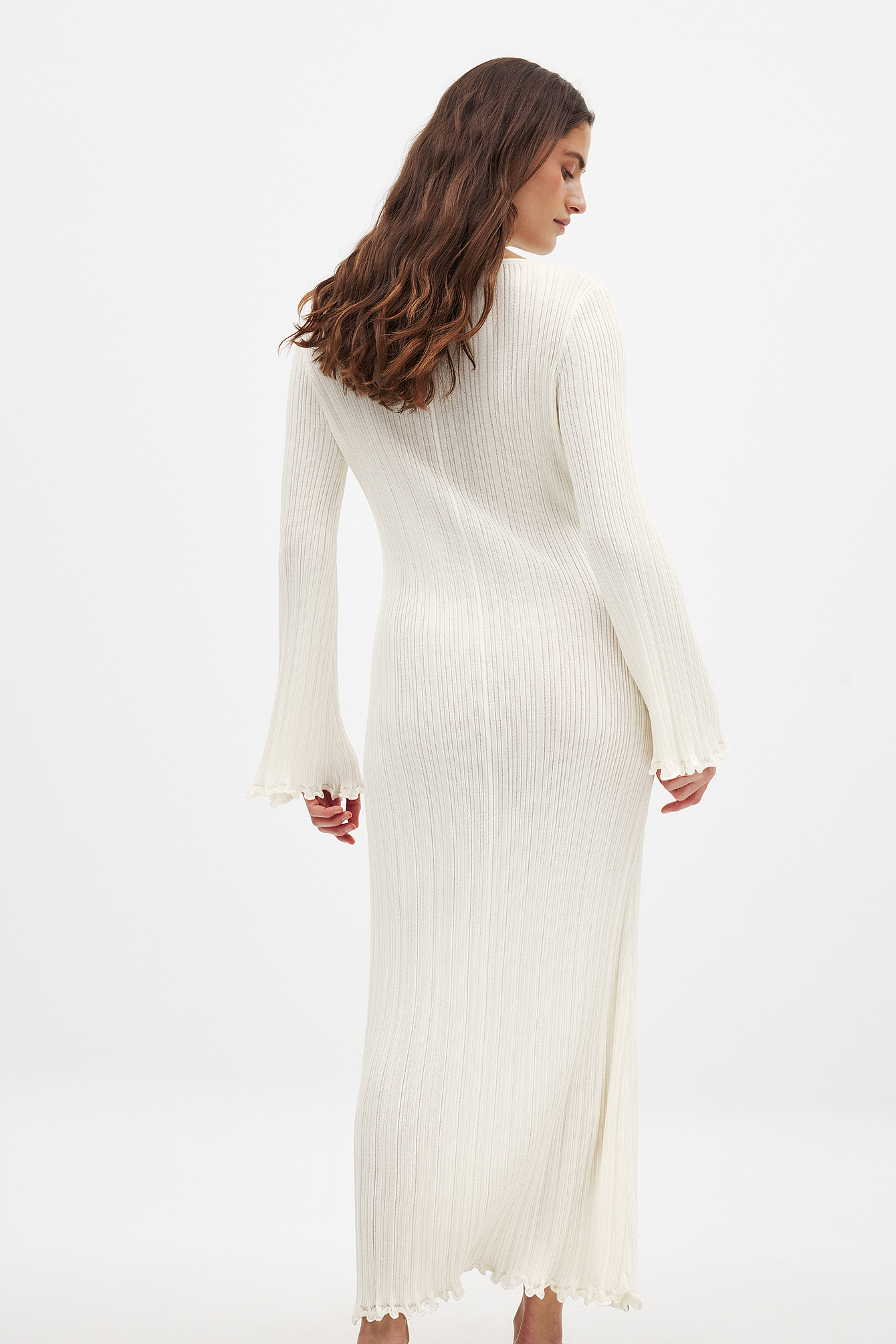 Fine Knitted Trumpet Sleeve Midi Dress Brown | NA-KD