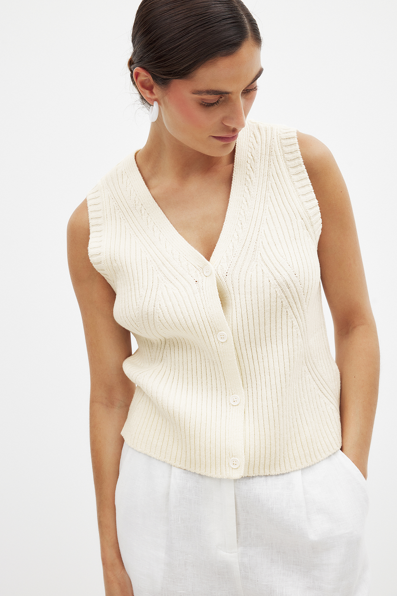 knitted_sleeveless_top-1100-