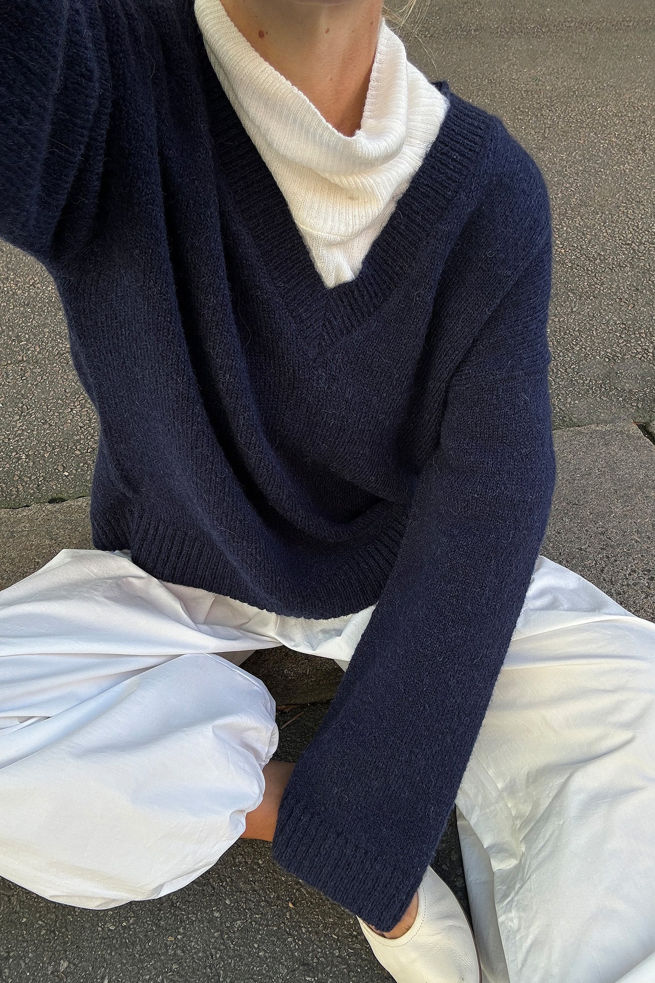 Knitted V-Neck Wool Blend Sweater Navy | NA-KD