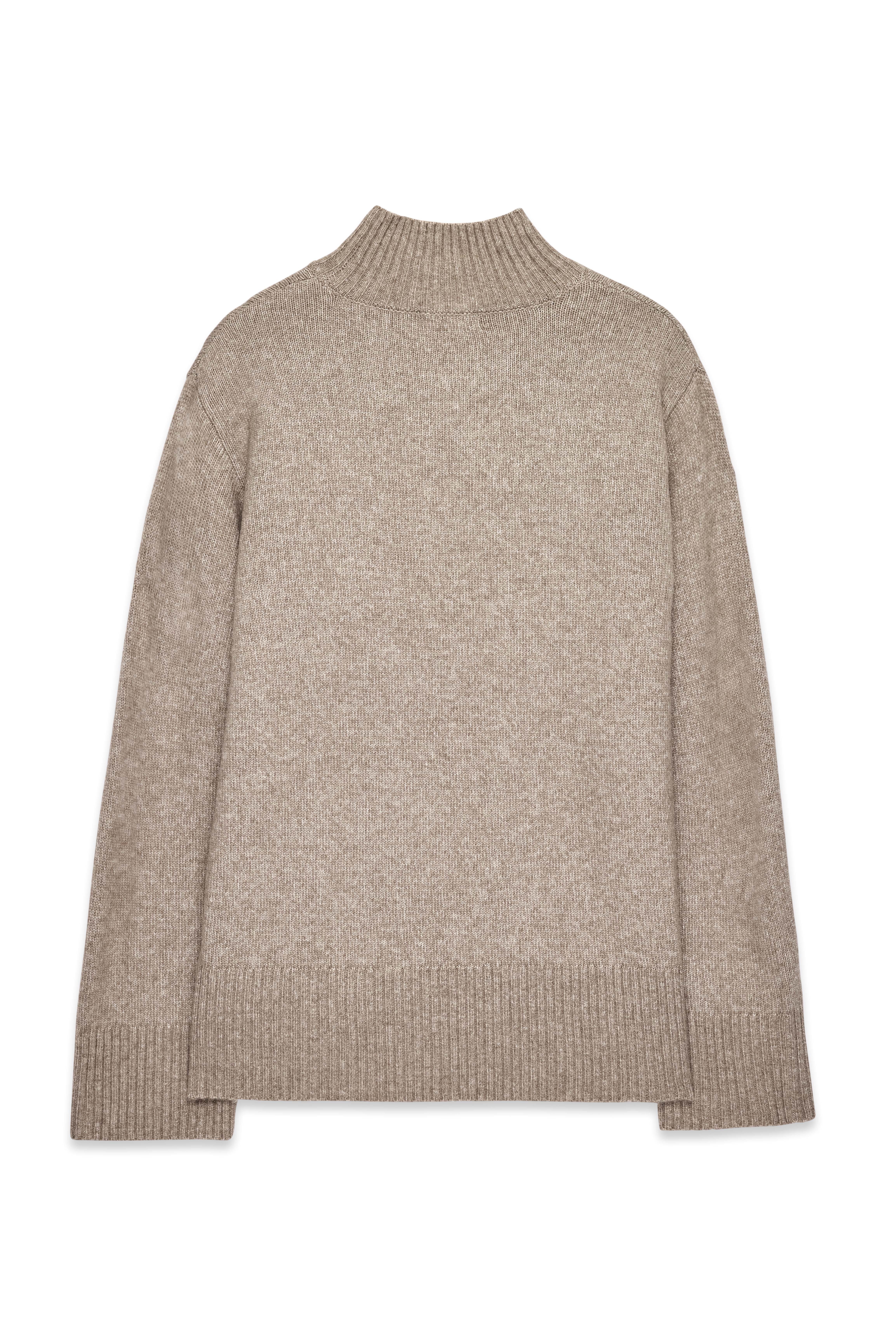 knitted_wool_blend_seam_detail
