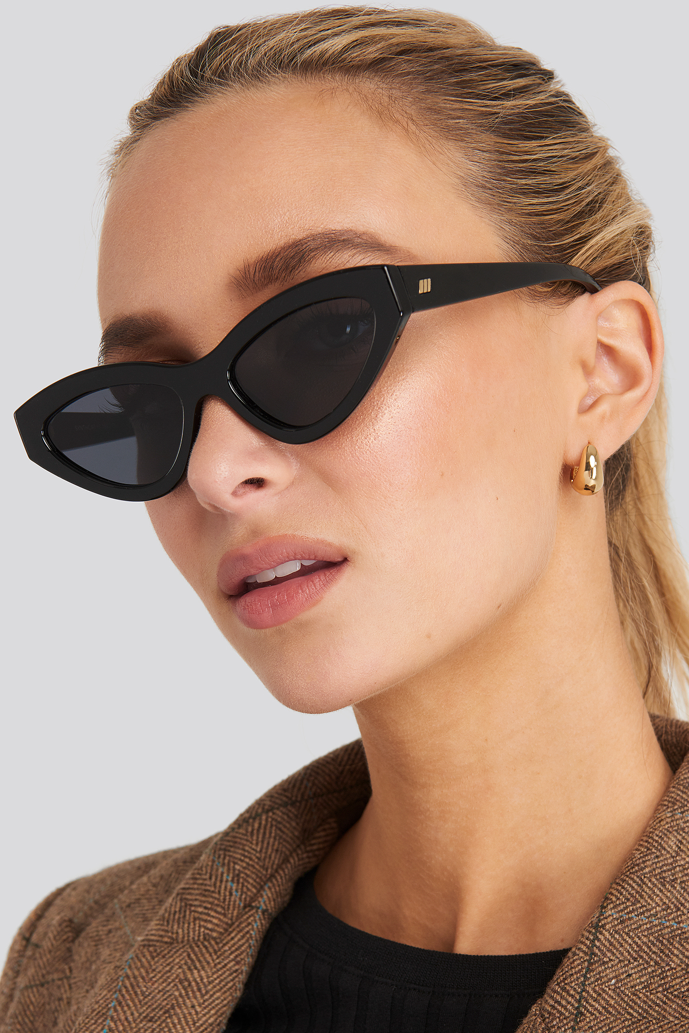 Synthcat Black Smoke Mono Lens