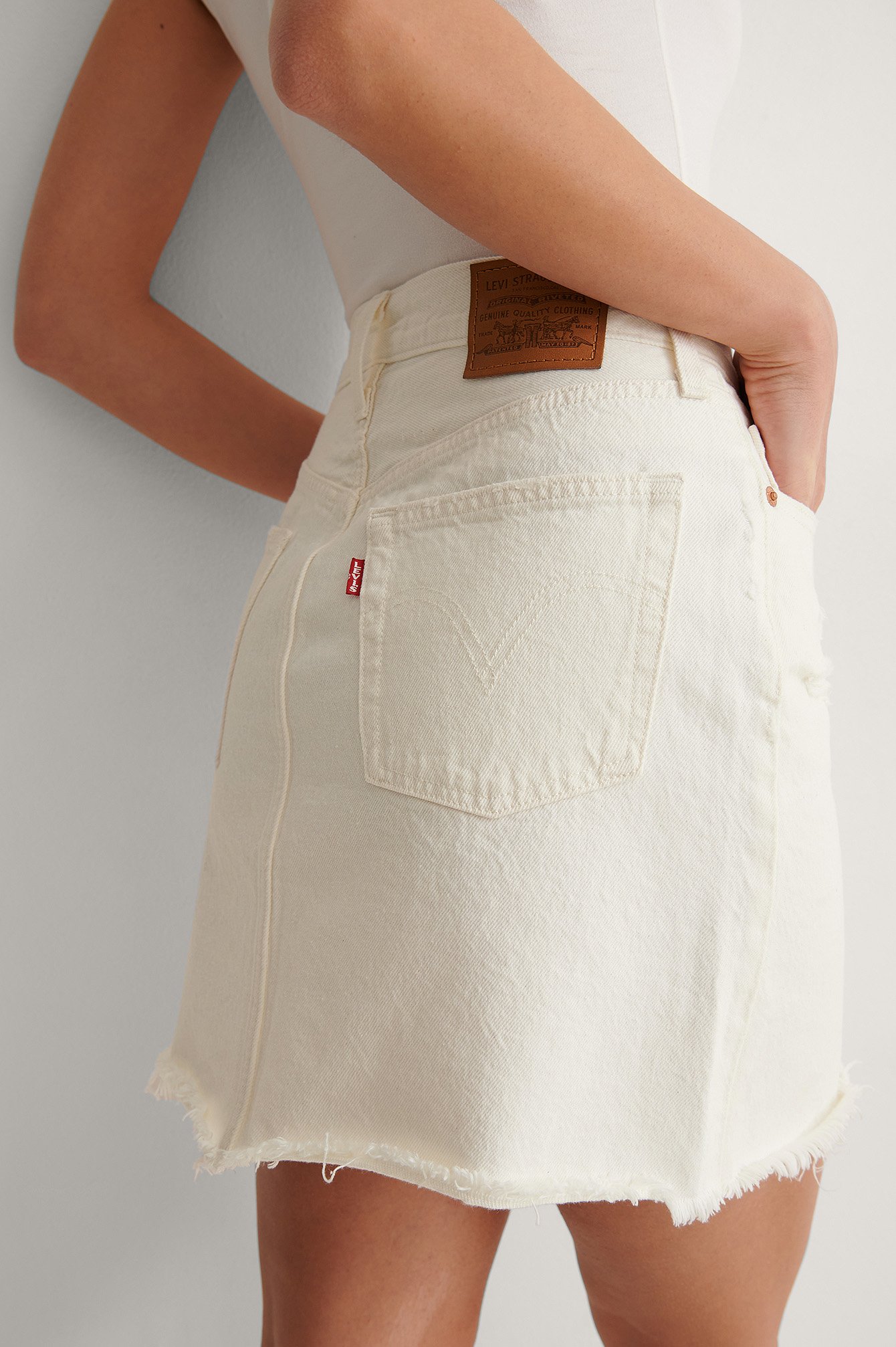 levis white skirt