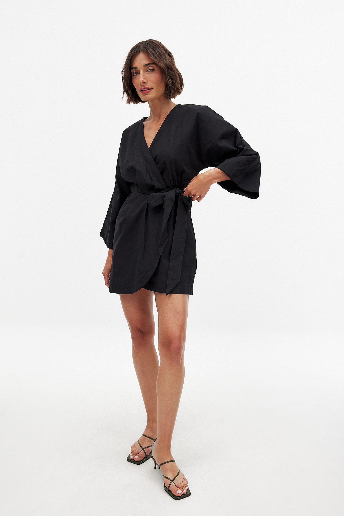 NA-KD - Kaftan-minikjole i linblanding med omslag - Linkjoler - Svart - EU 44 - NA-KD / NAKD