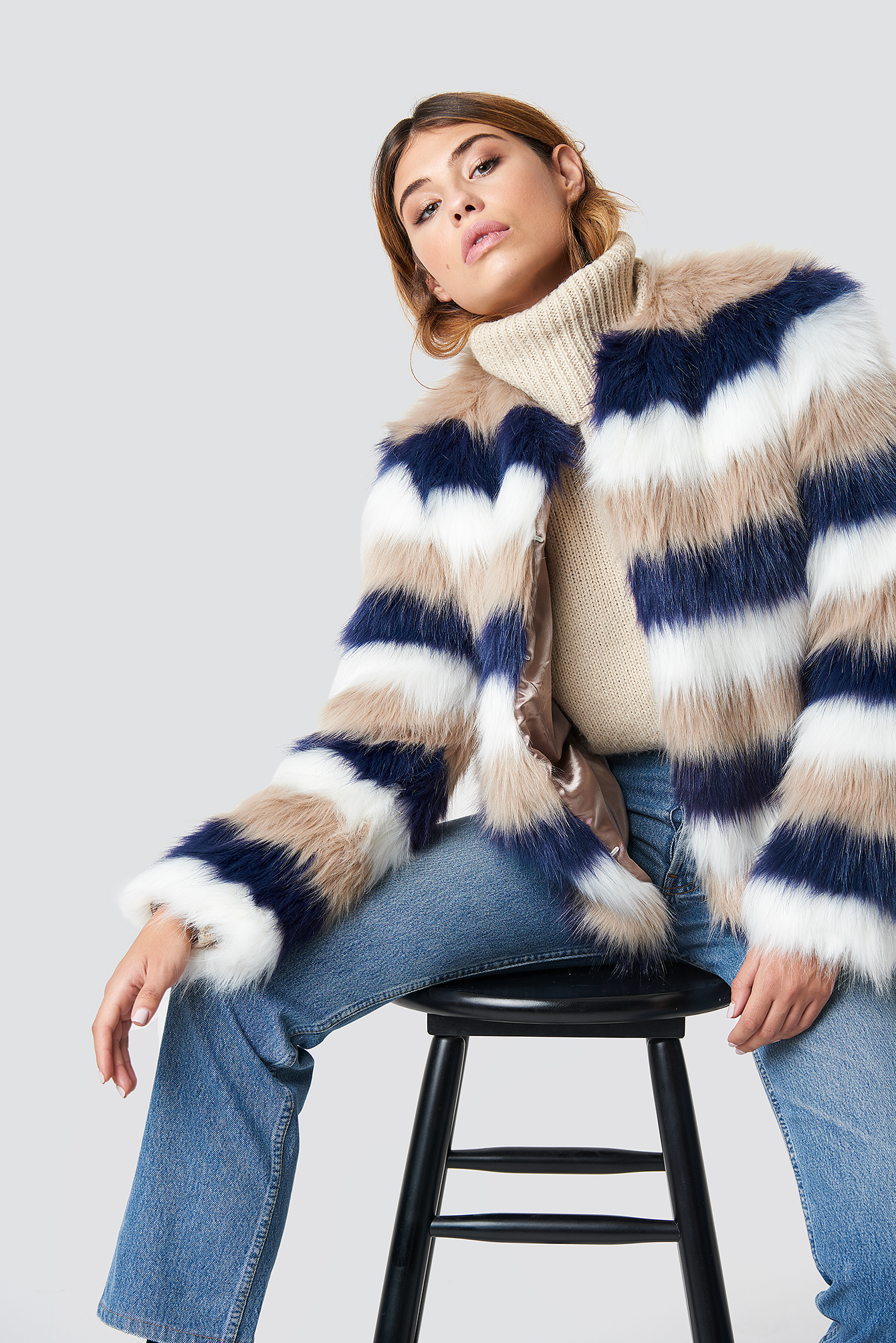 Striped Faux Fur Jacket Beige/White/Blue