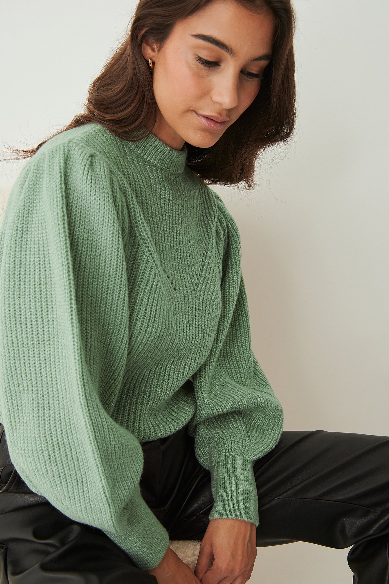 Light Green Sweter z dużymi rękawami