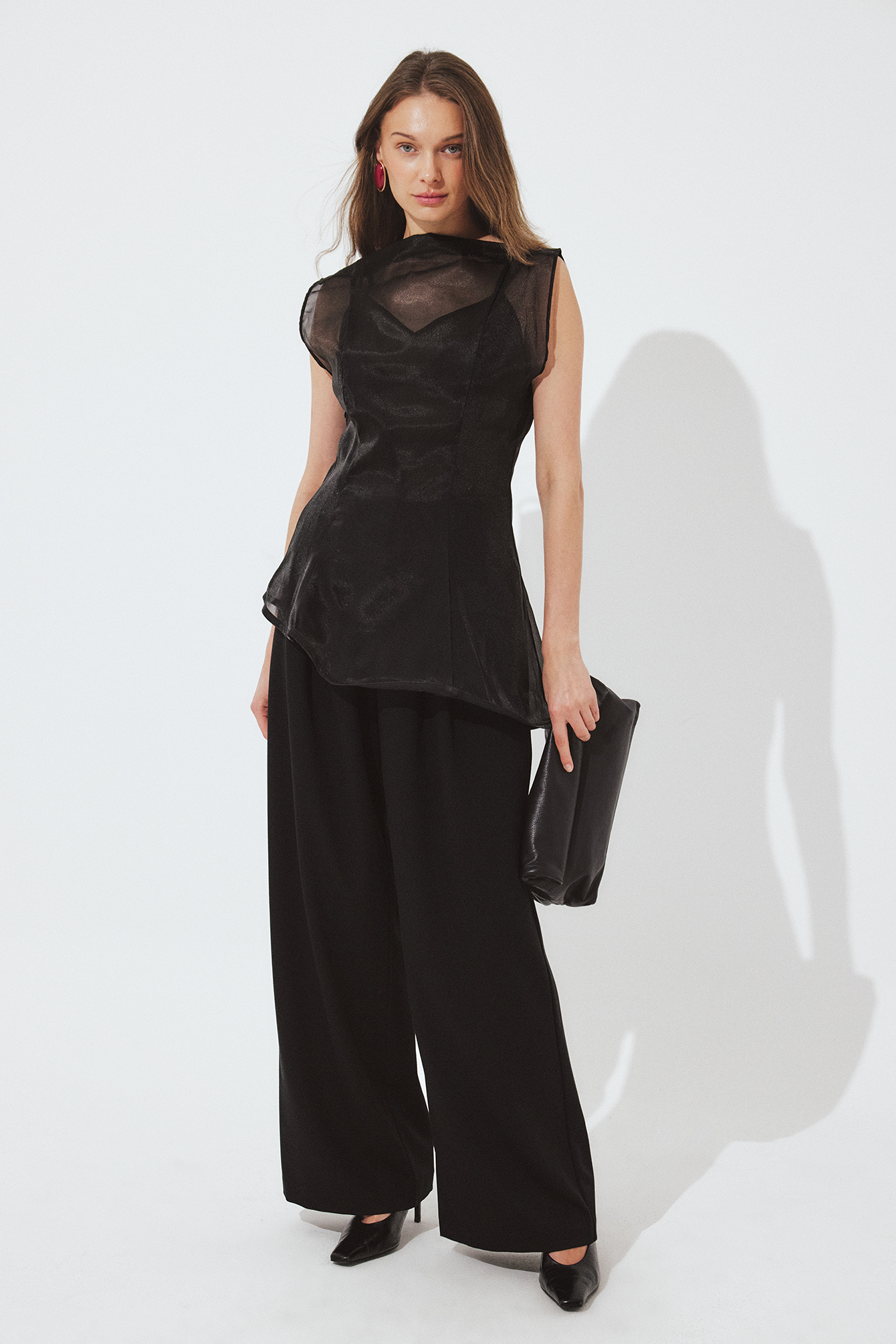 Loose high waist pants black — byxor med fickor från NA-KD