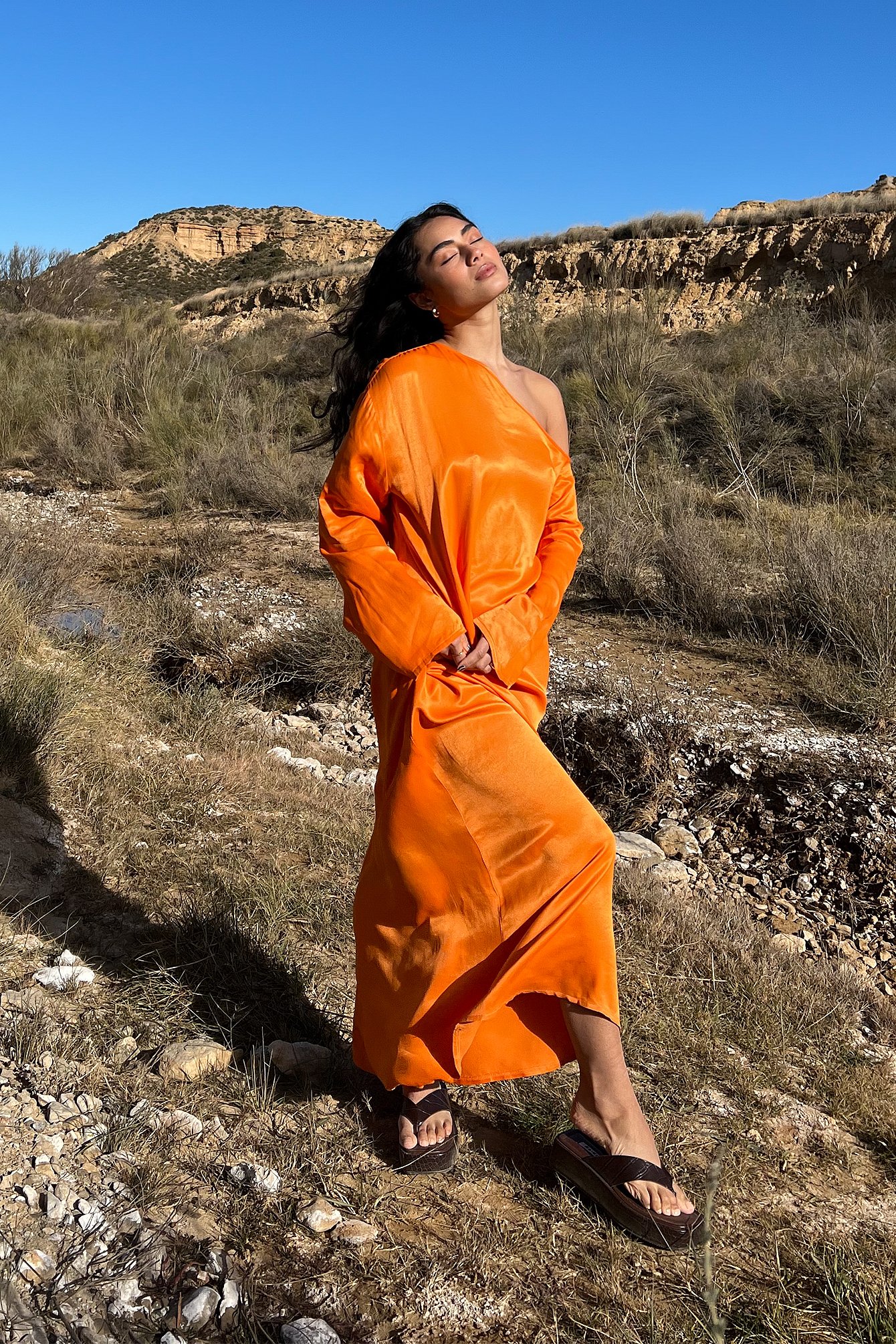 Orange Satinklänning