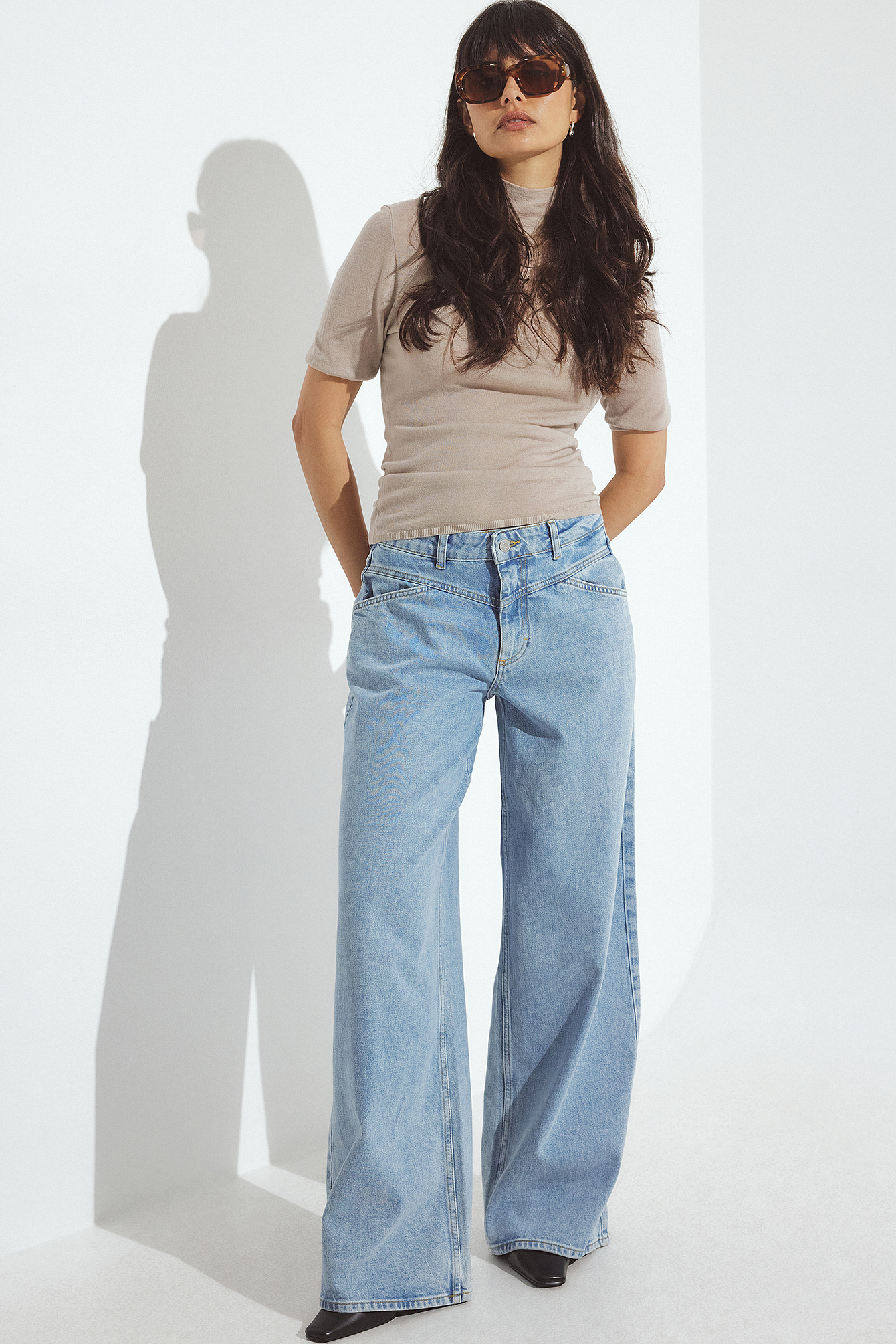 Low Waist Wide Leg Jeans with Seam Details Blue | NA-KD