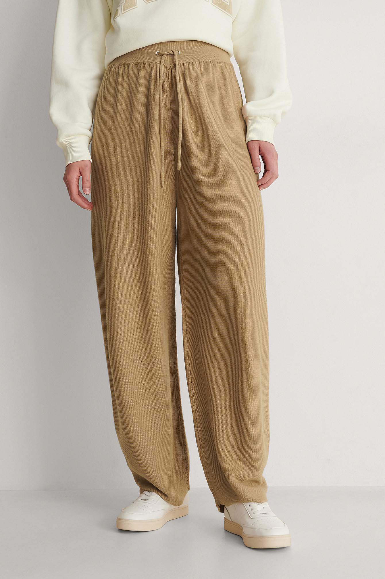 Pantaloni Beige | na-kd.com