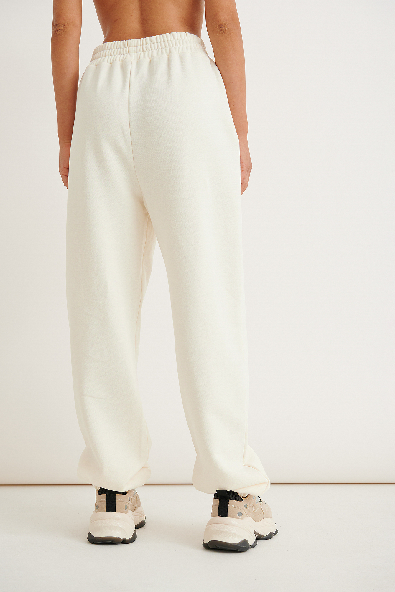 Sweatpants Offwhite | na-kd.com