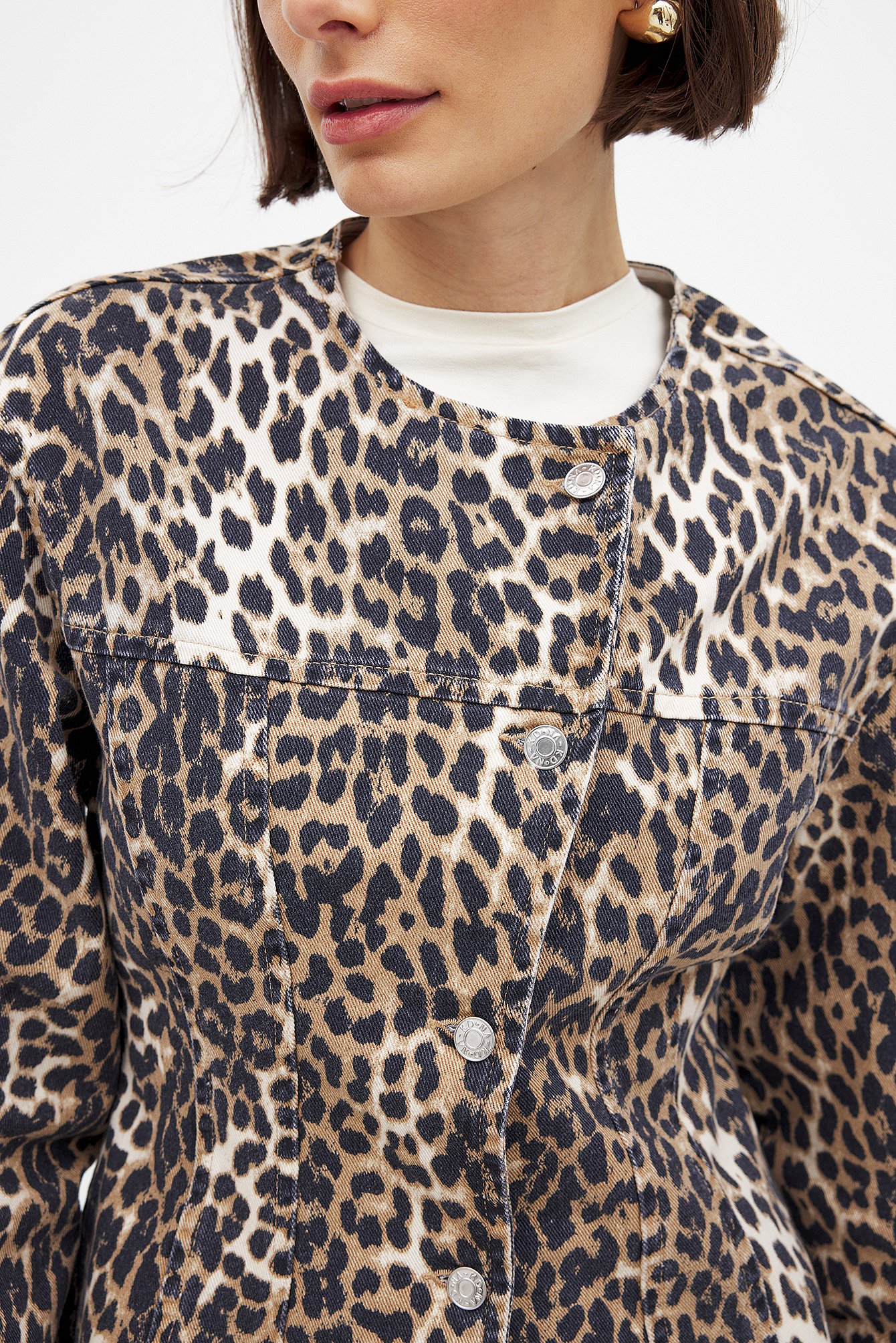 NA-KD Jeansjacke mit taillierter Taille - Jeansjacken - Leopard - EU 38 - NA-KD / NAKD