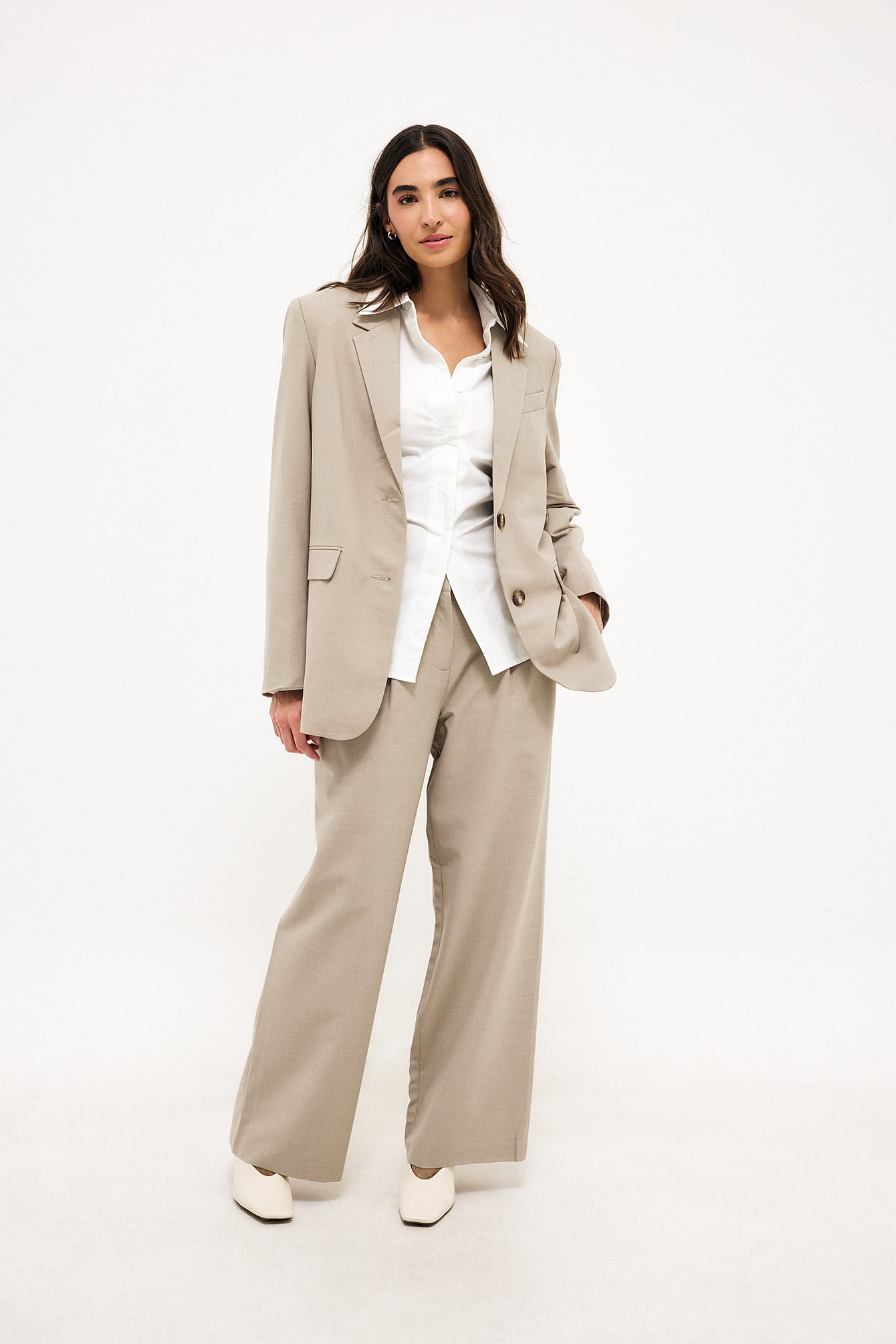 Gemêleerde broek met halfhoge taille - Business broek dames - Beige - EU 38 - NA-KD / NAKD