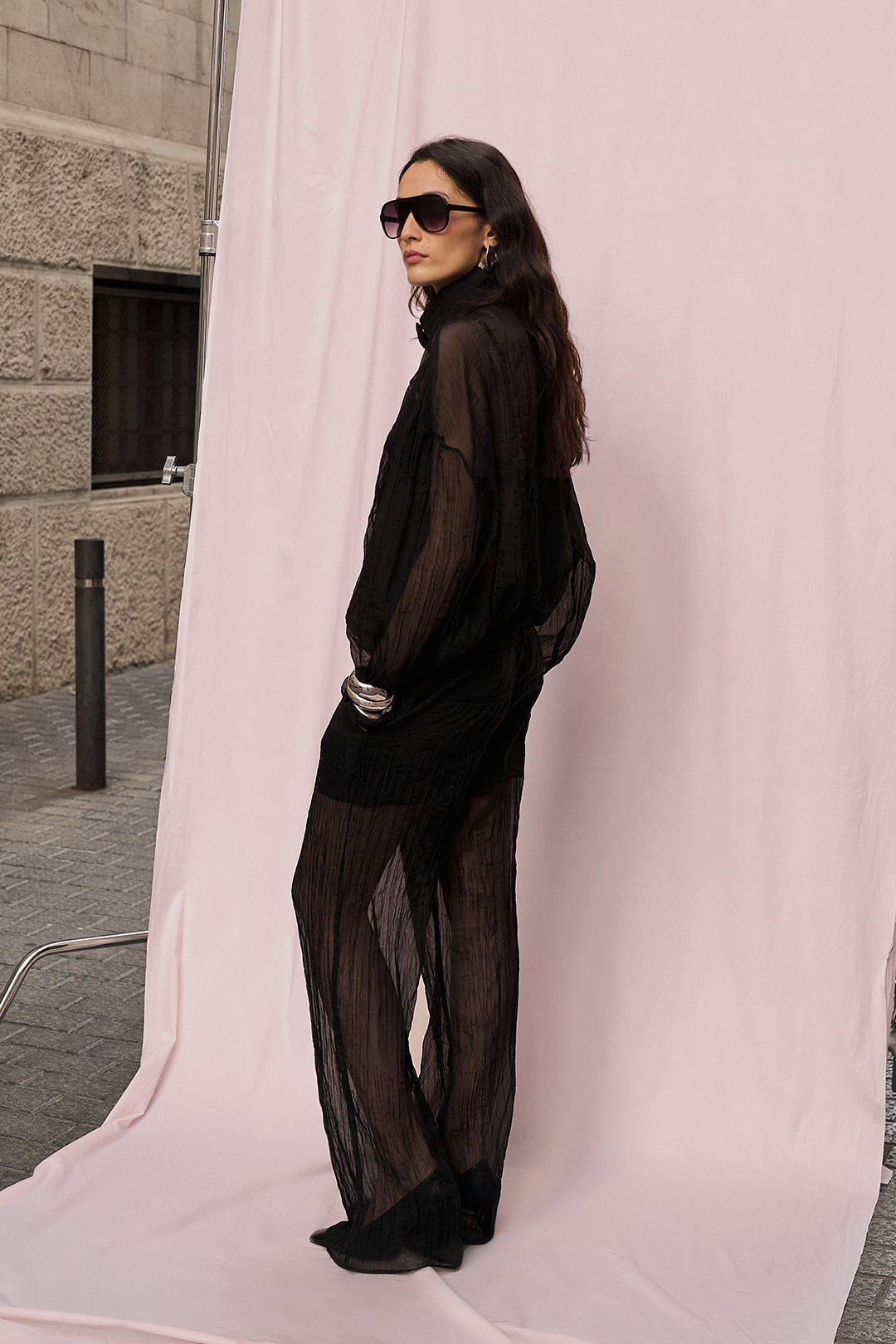 Mid waist sheer pants black — byxor med fickor från NA-KD
