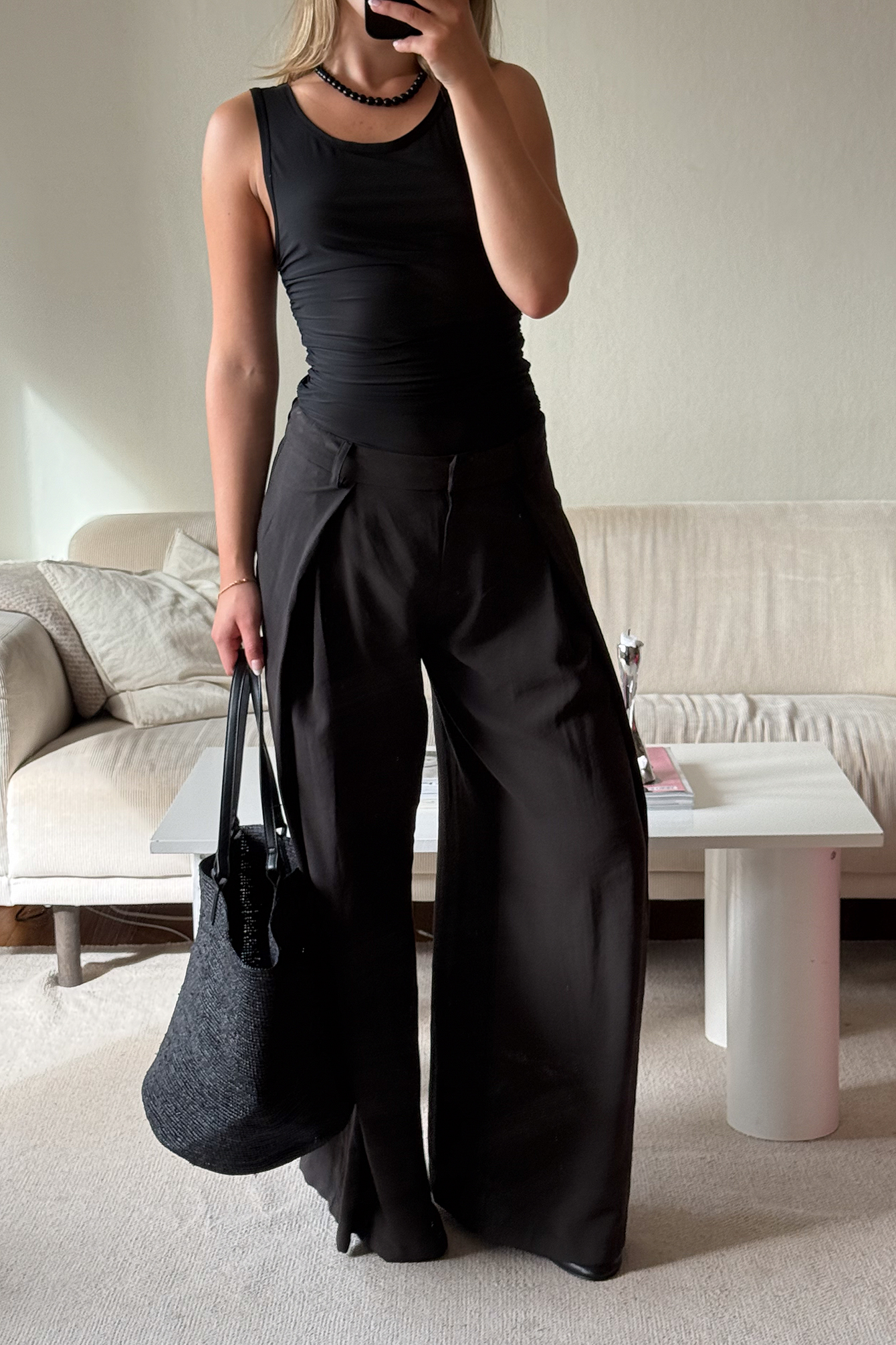 Mid waist big folds fluid pants dark grey — byxor med fickor från NA-KD