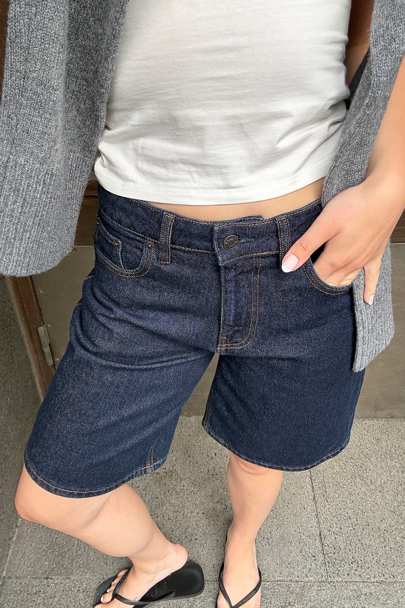 Mid Waist Loose Denim Shorts - Rinse Wash