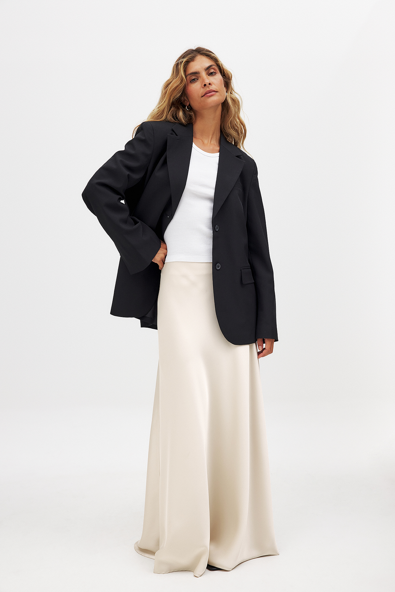 NA-KD Satijnen maxirok met halfhoge taille - Satijnen Rokken - Beige - EU 40 - NA-KD / NAKD