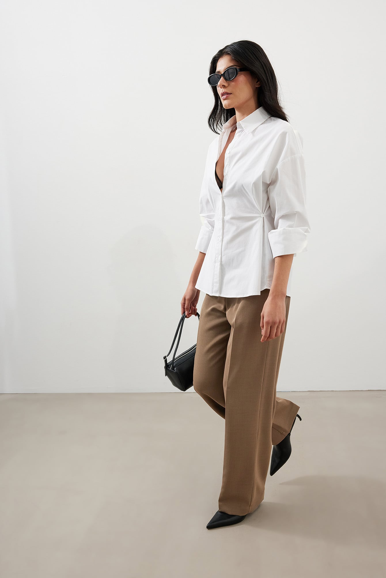 Mid waist melange pants brown — byxor med fickor från NA-KD