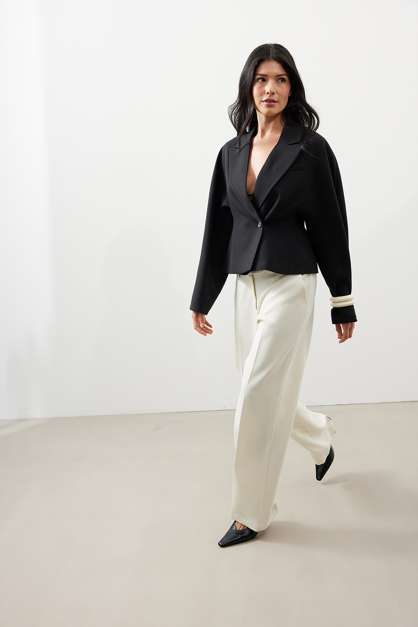 Mid waist melange pants offwhite — byxor med fickor från NA-KD