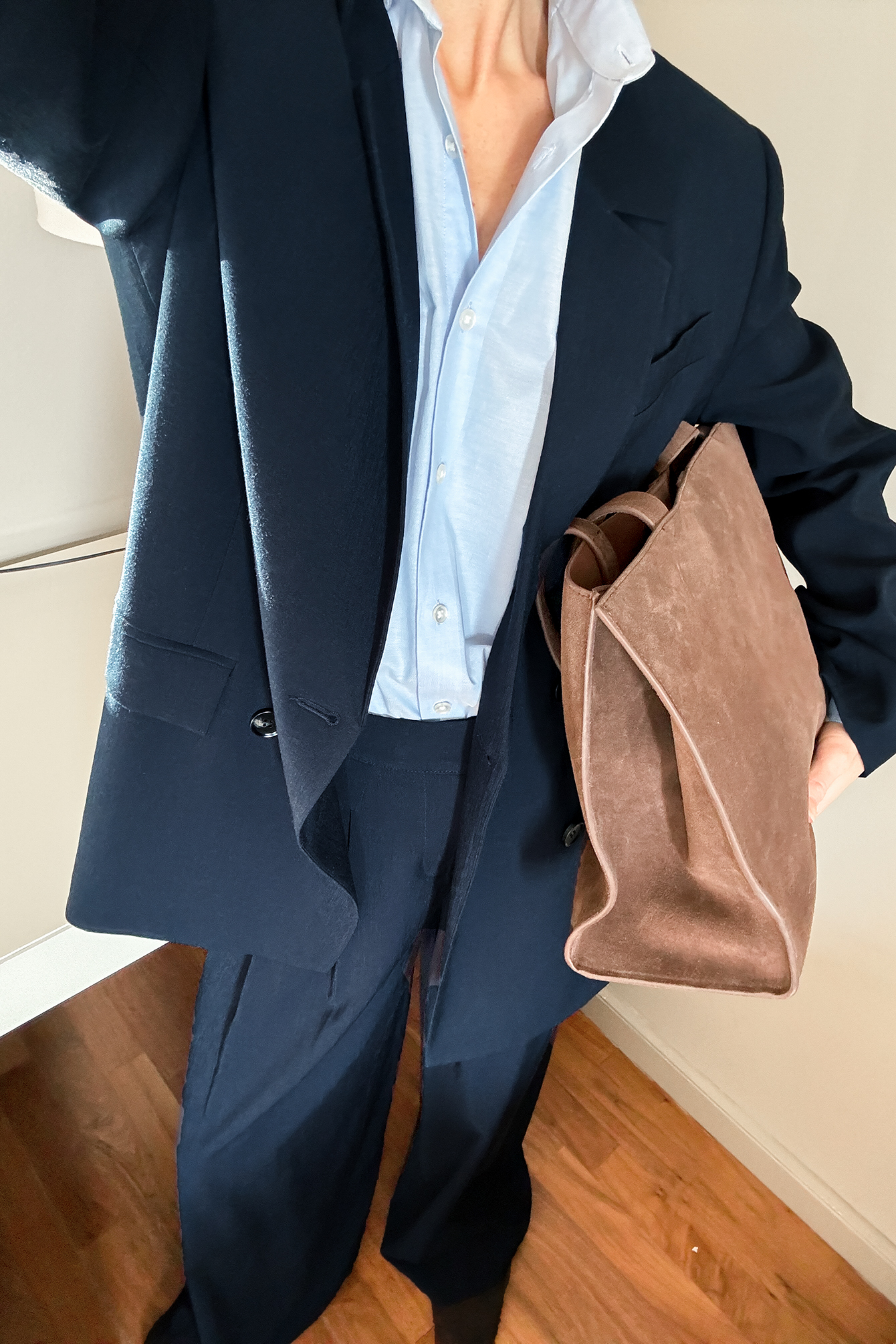 Mid waist wide leg pants navy — byxor med fickor från NA-KD