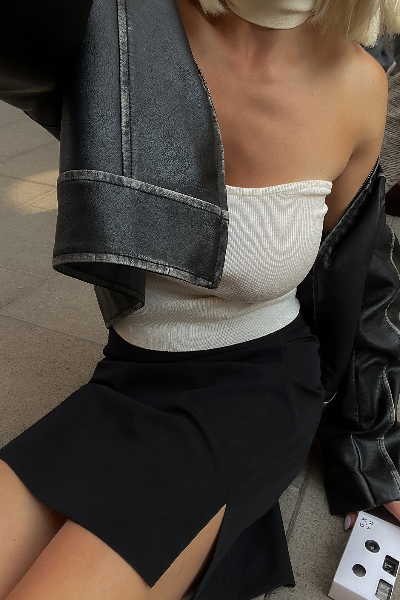 na-kd mini slit skirt - black