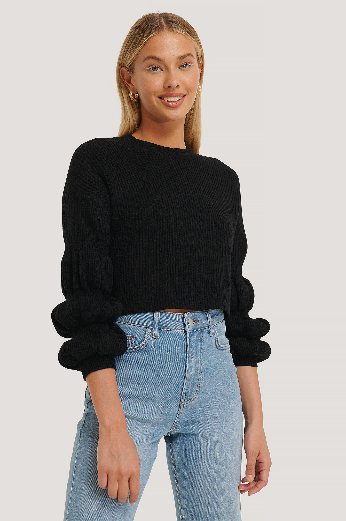 Cropped Bubble Sleeve Sweater Black | NA-KD