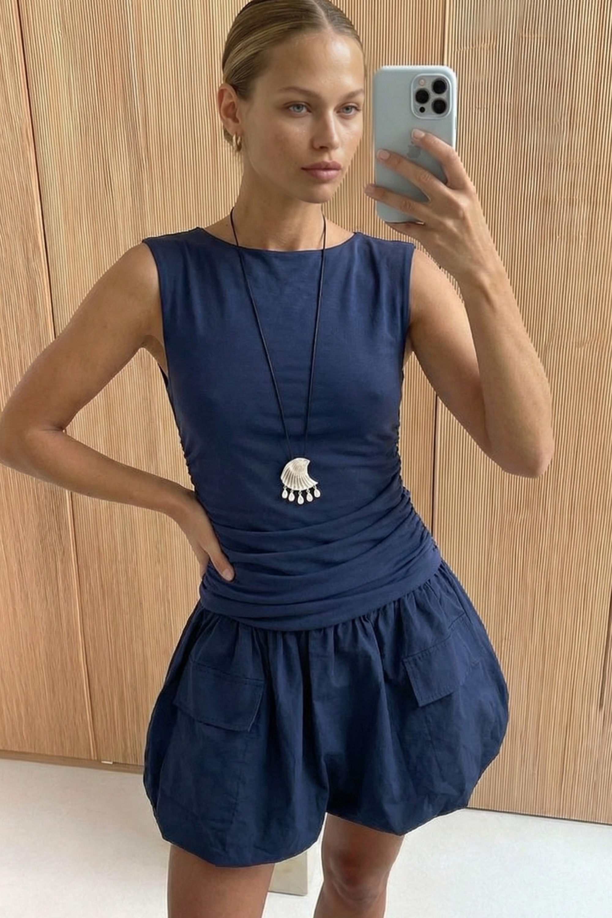 Modal cargo mini dress navy — klänning med fickor från NA-KD