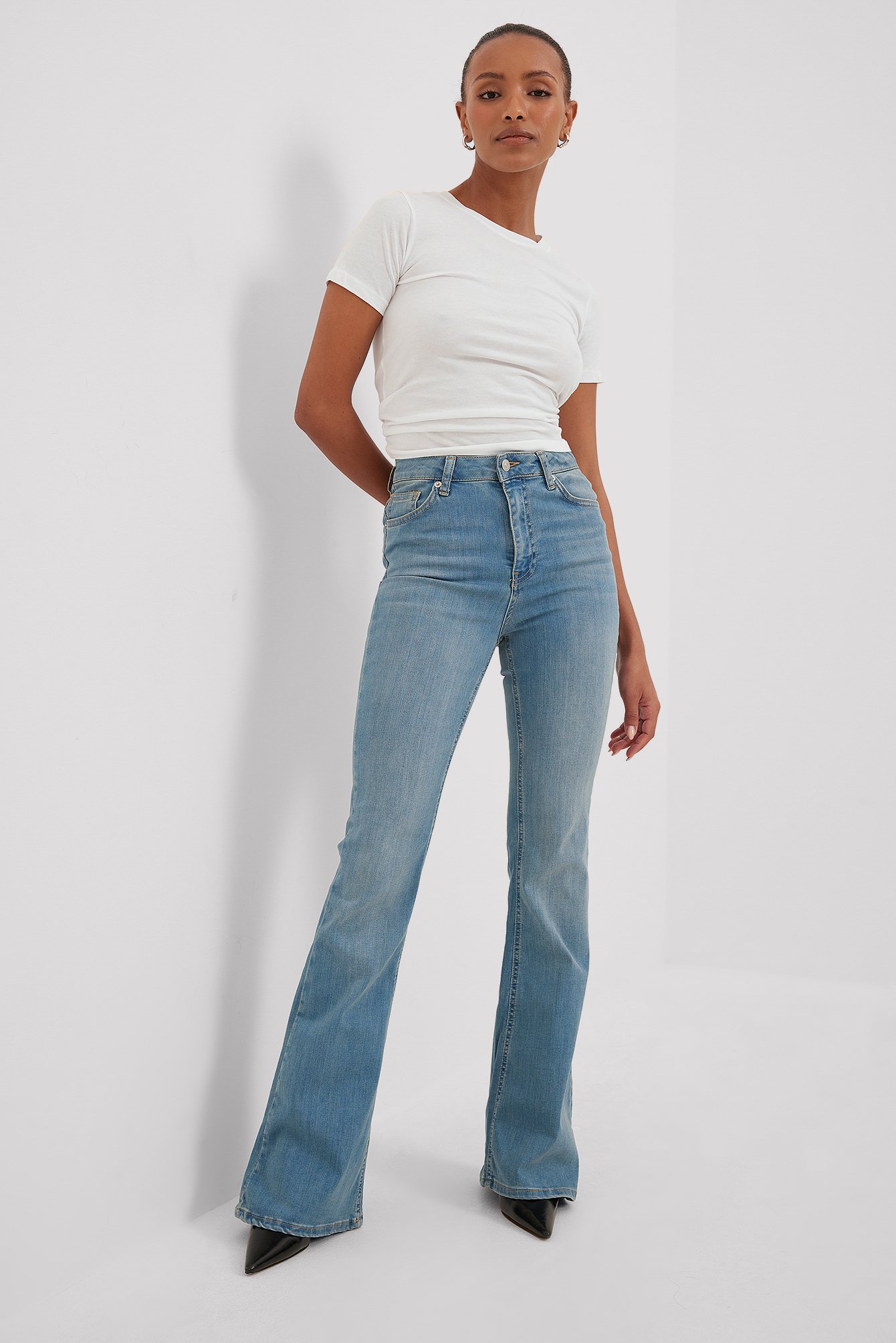Elastiske jeans med svaj med høj Blå NA-KD