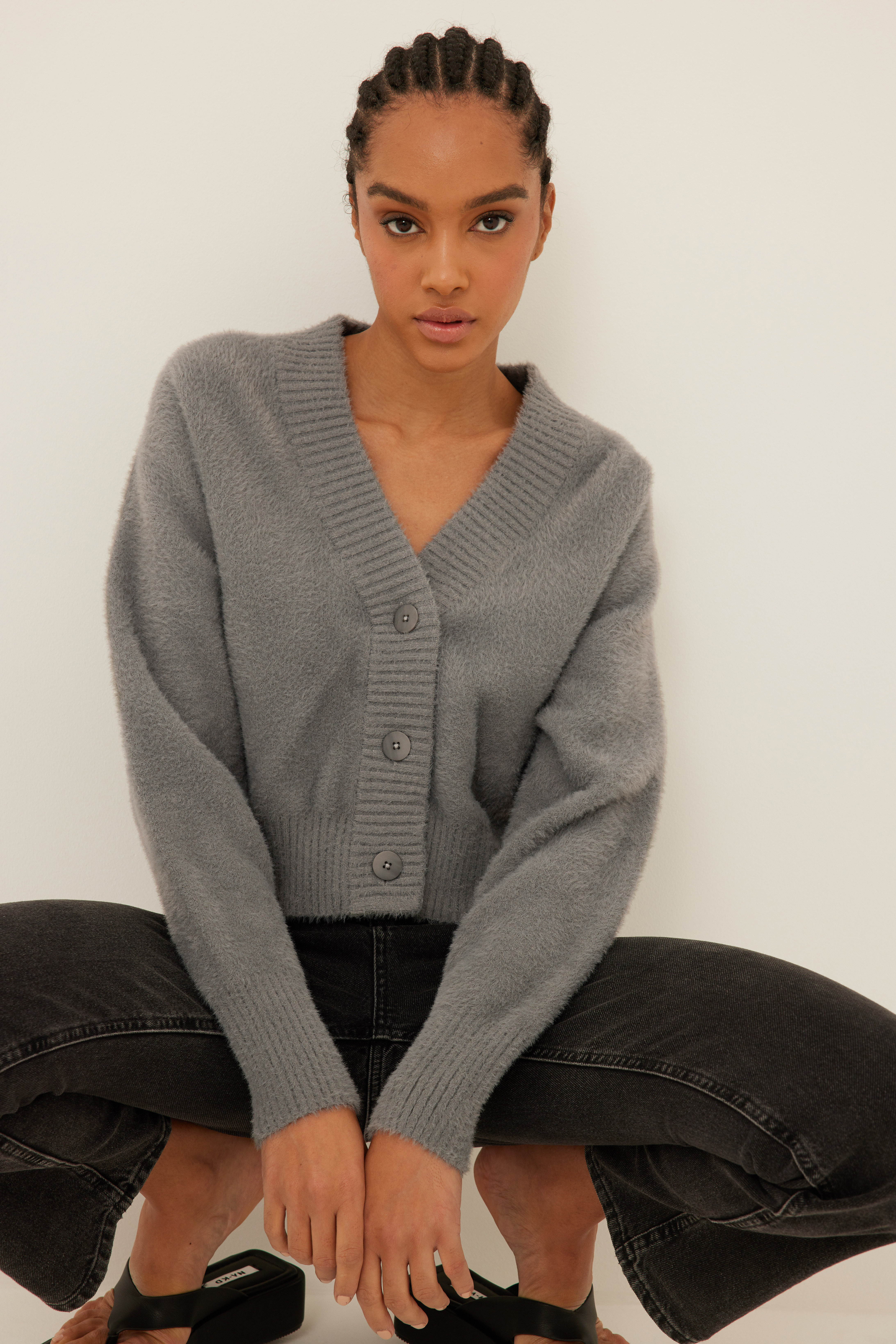 V-neck Knitted Hairy Crop Cardigan Grey 