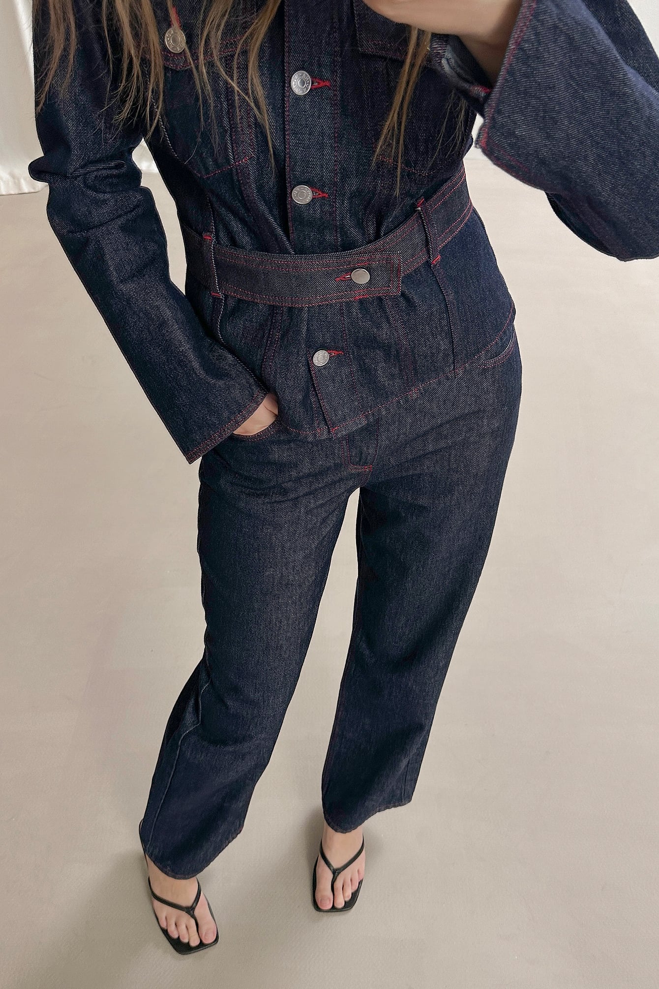 Straight mid-rise jeans