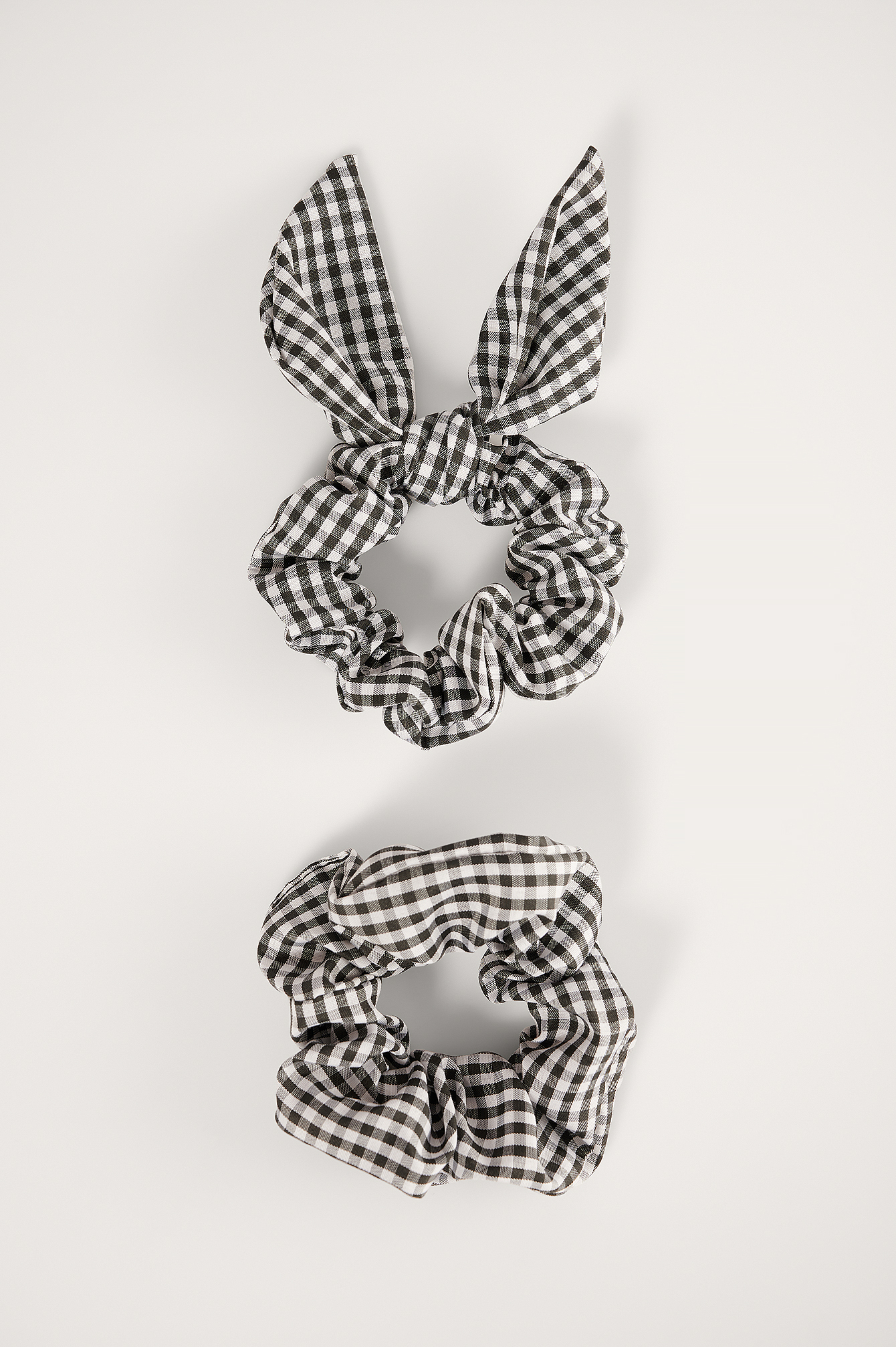 Black/White 2-Pack Checkered Mix Scrunchies