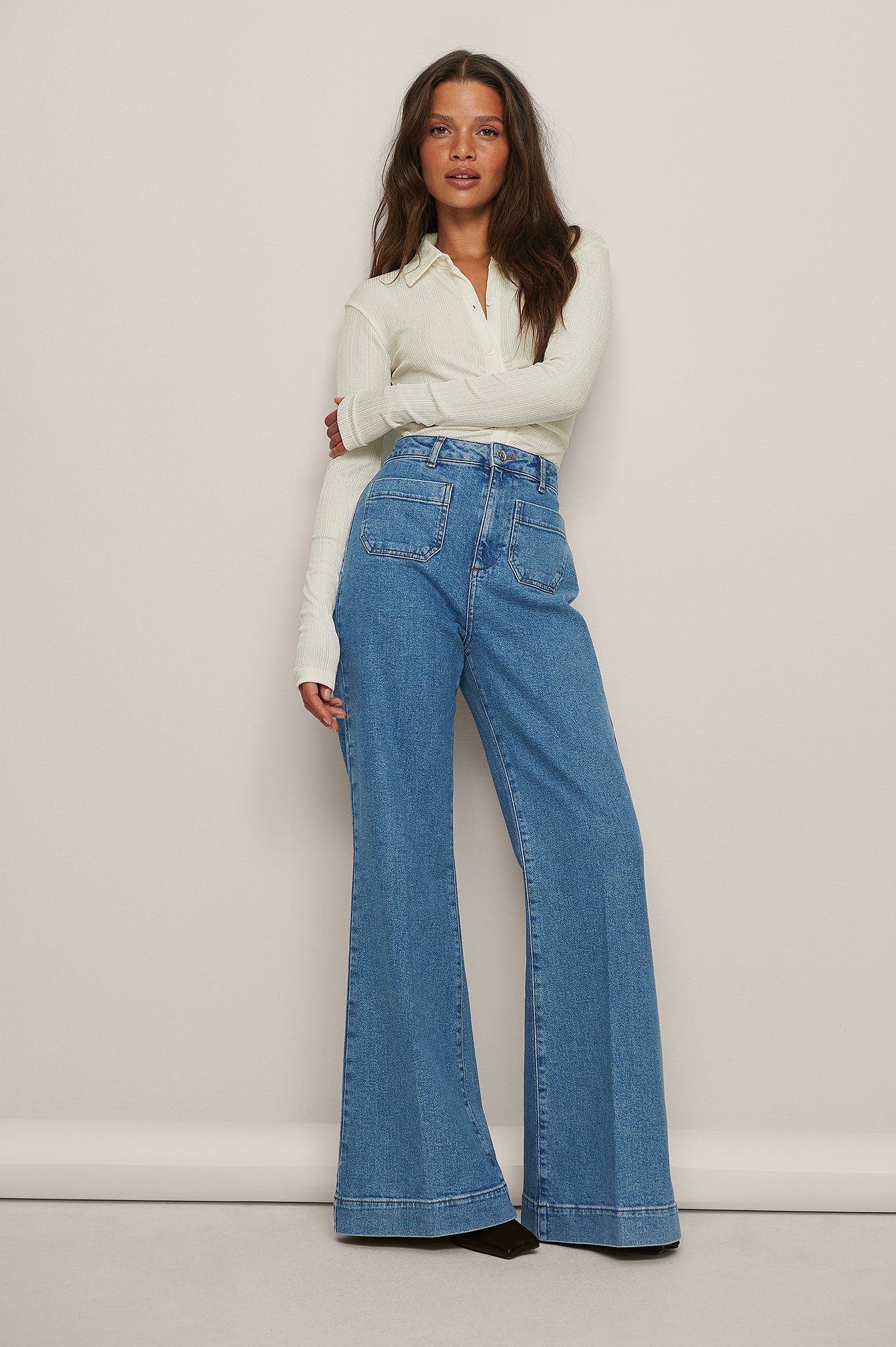 Mid Blue Økologiske 70’ernes jeans med lomme på forsiden og vide ben