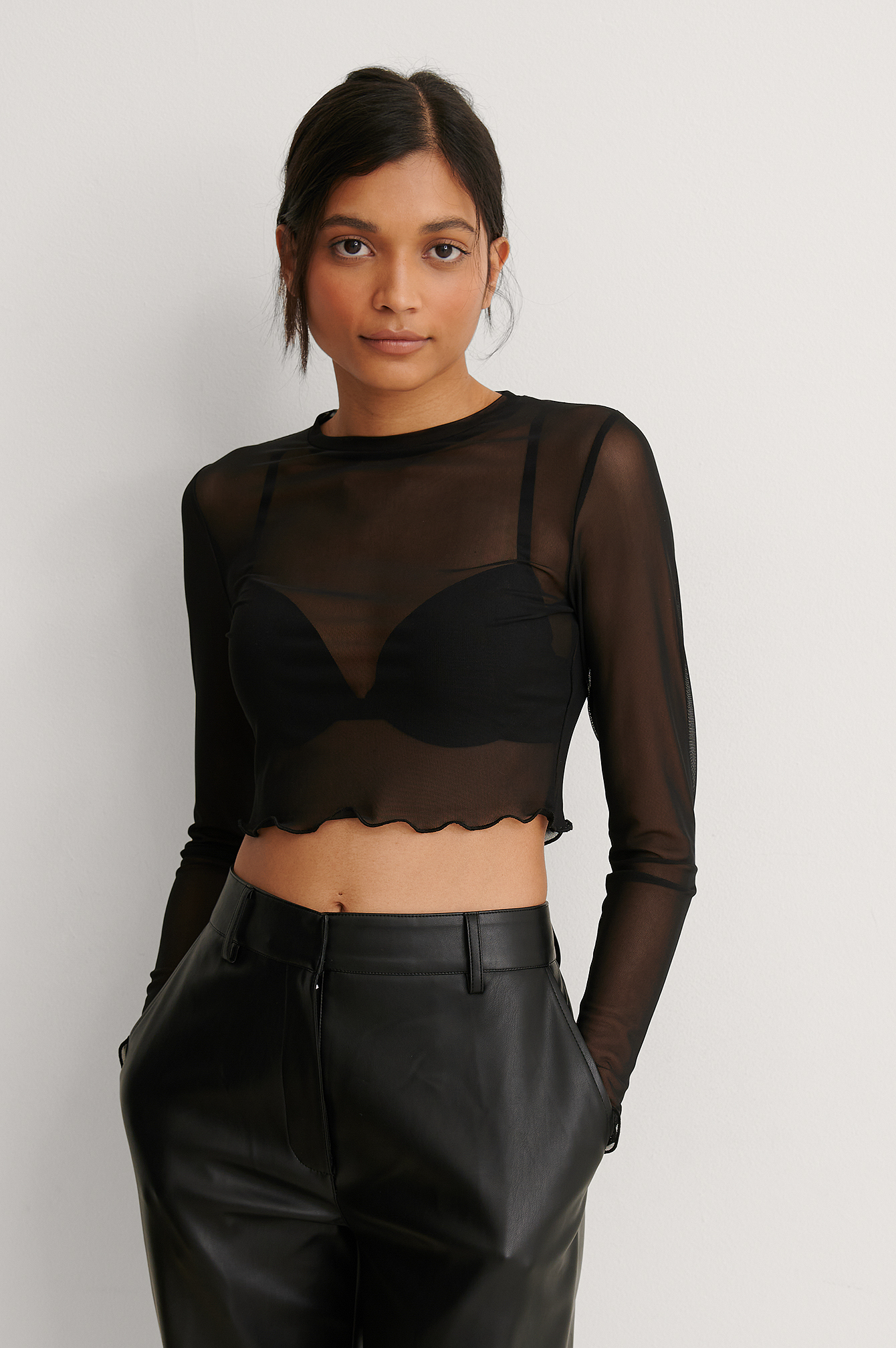 Babylock Cropped Mesh Top Black | na-kd.com
