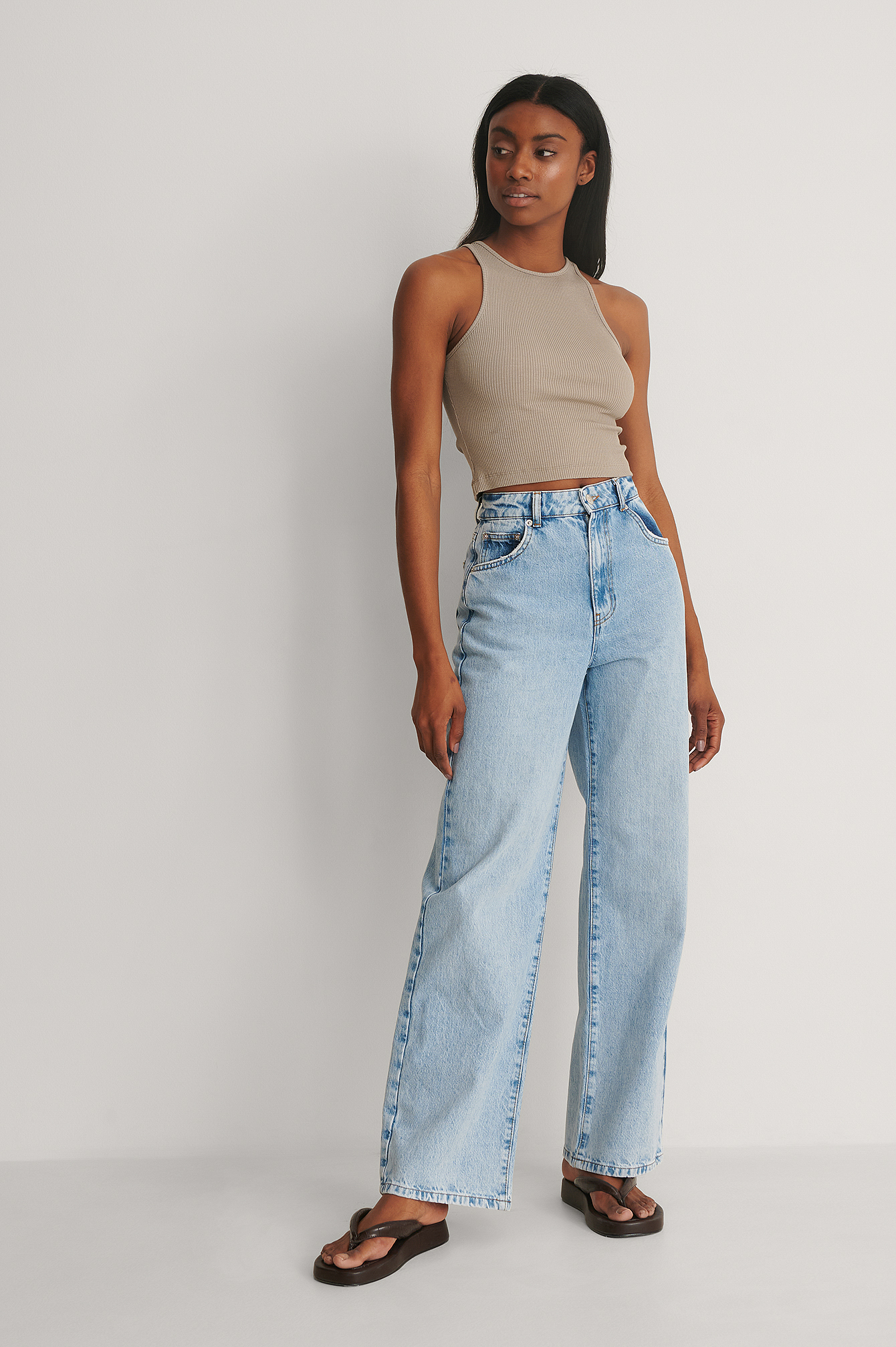 Back Cut Wide Leg High Waisted Jeans 