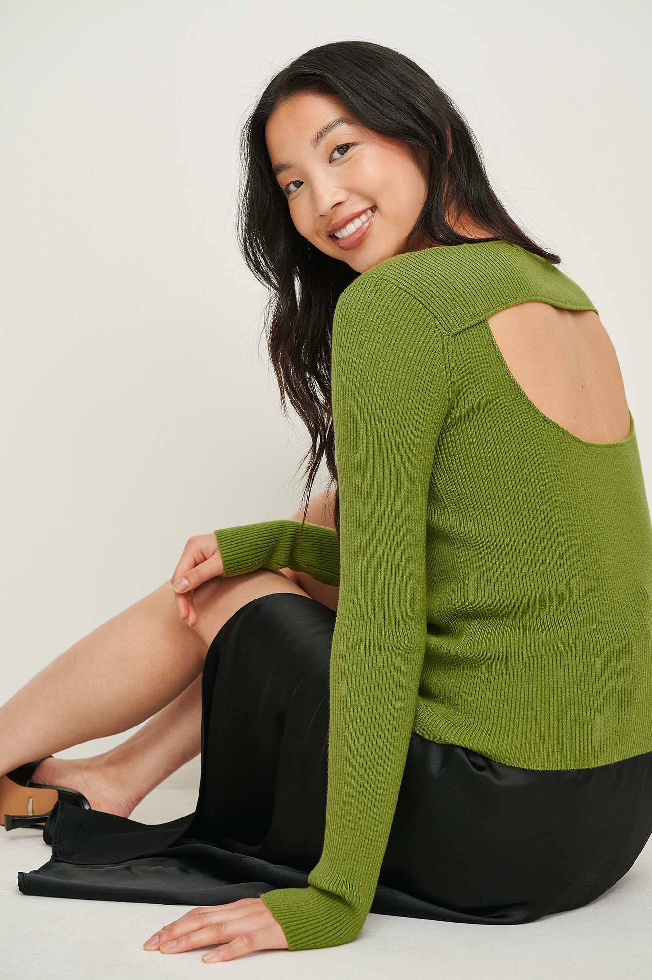 Green Melange Karbowany dziergany sweter z detalem na plecach