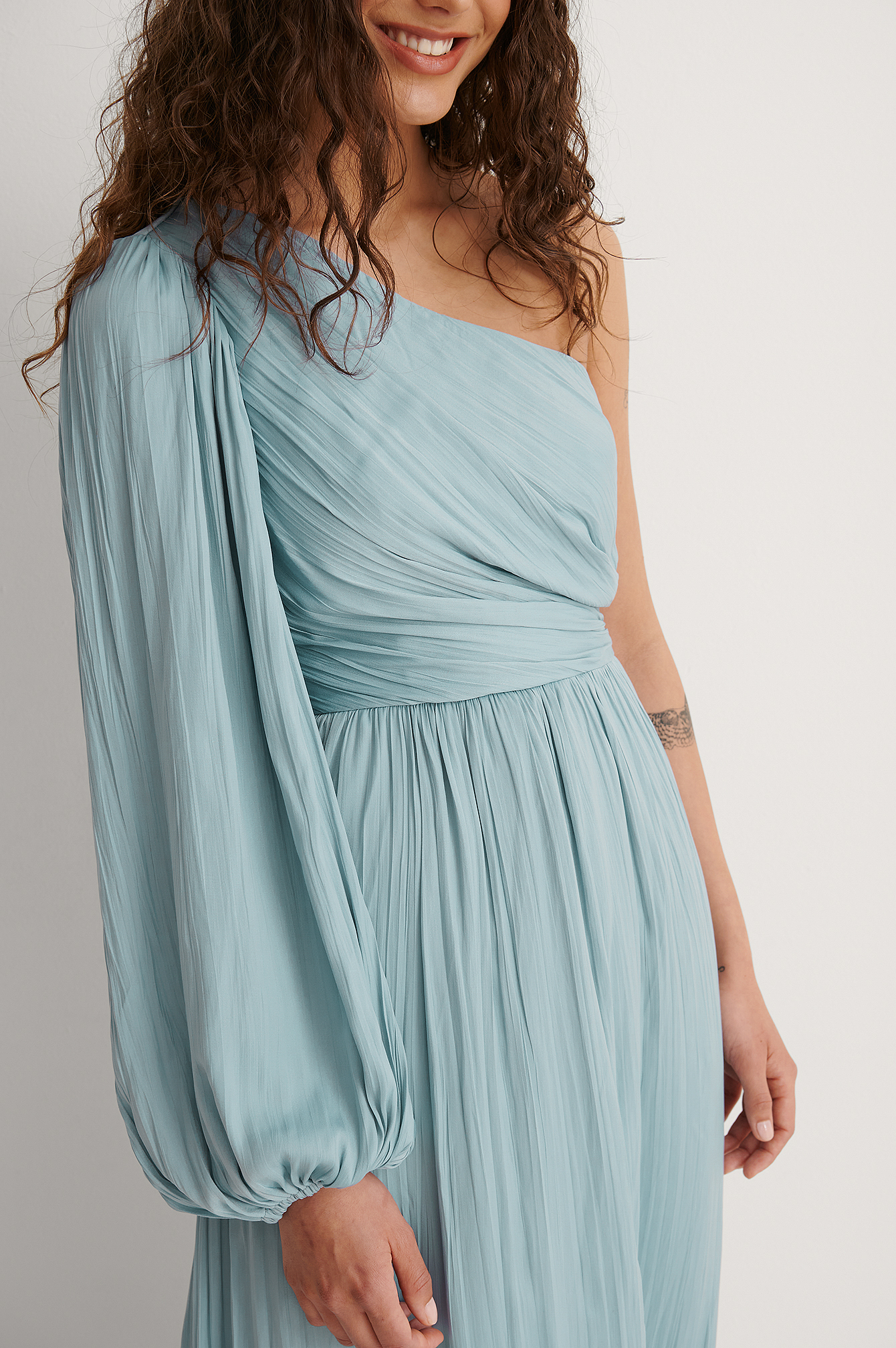 Balloon sleeve gown Clearance