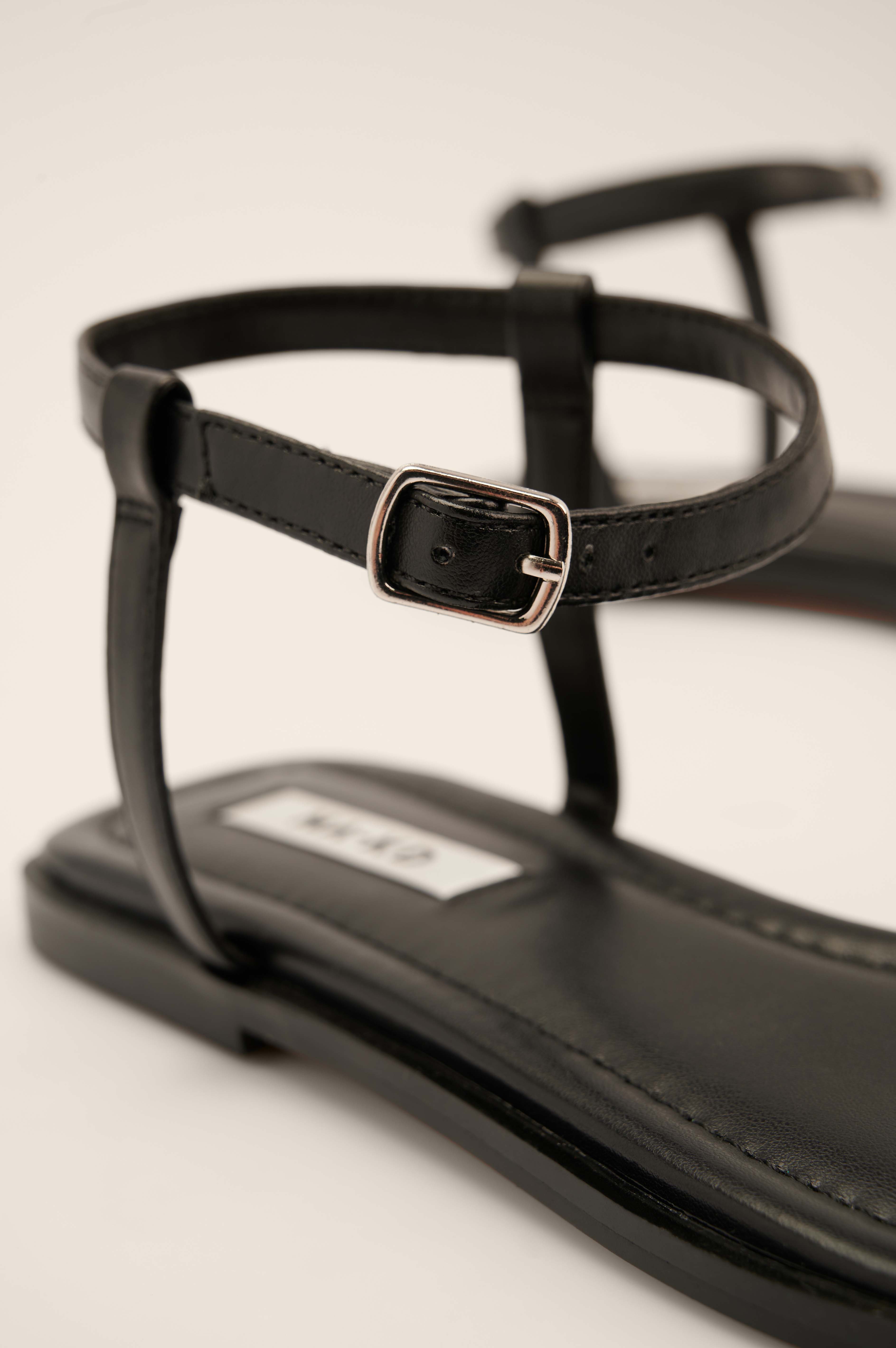 Basic Ankle Strap Flats Black | na-kd.com